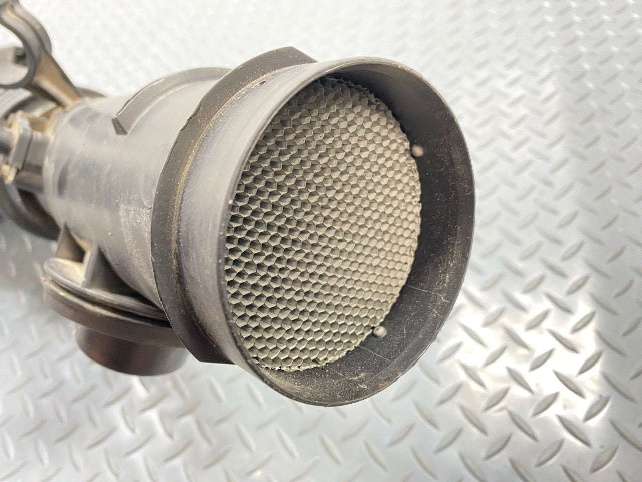 05 - 07 OEM CHEVROLET TRAILBLAZER AIR FILTER CLEANER INTAKE RESONATOR WITH HOSE