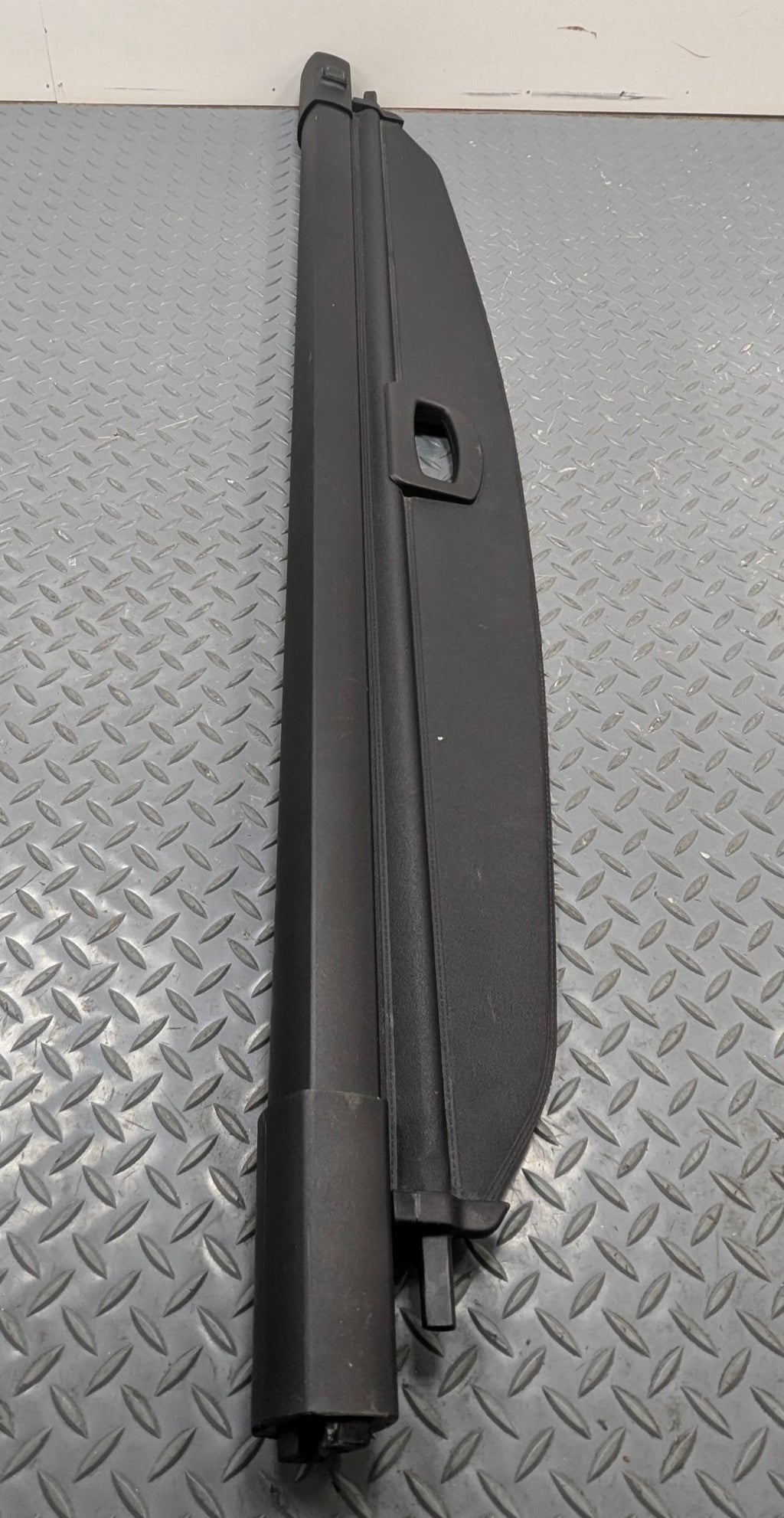 2009 - 2011 OEM MERCEDES-BENZ ML63 REAR TRUNK CARGO COVER ROLLER BLIND