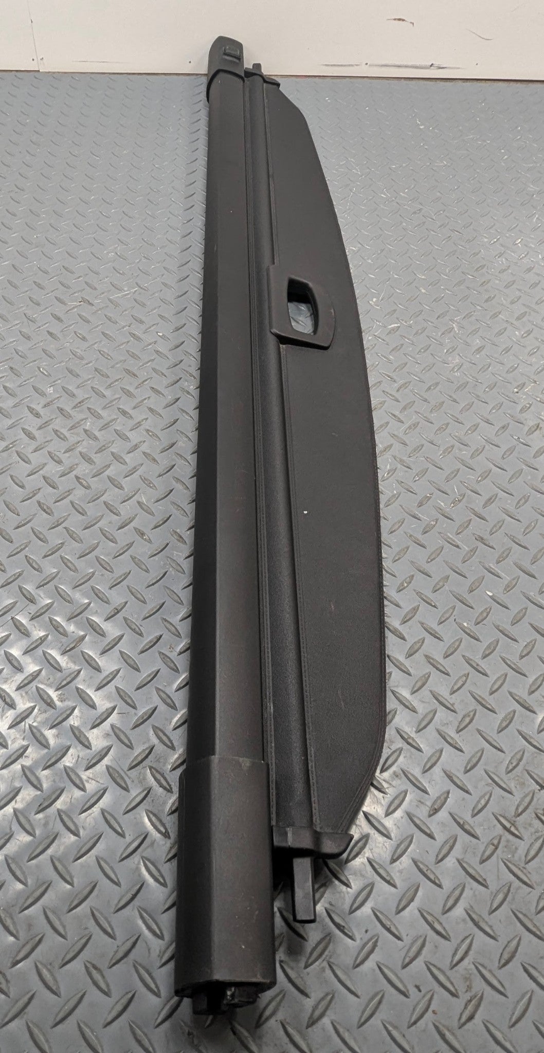 2009 - 2011 OEM MERCEDES-BENZ ML63 REAR TRUNK CARGO COVER ROLLER BLIND