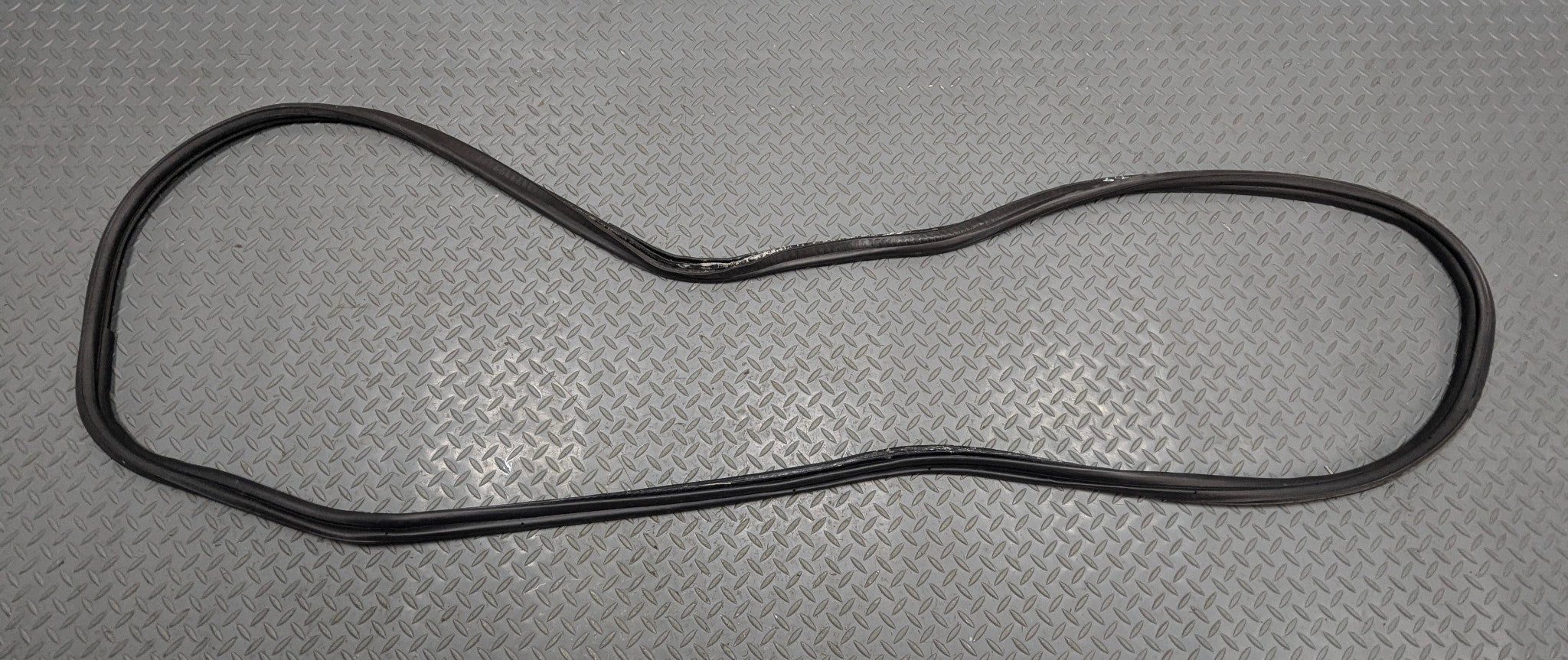 13 - 17 OEM LAND ROVER RANGE ROVER REAR TRUNK LIFTGATE RUBBER WEATHERSTRIP SEAL