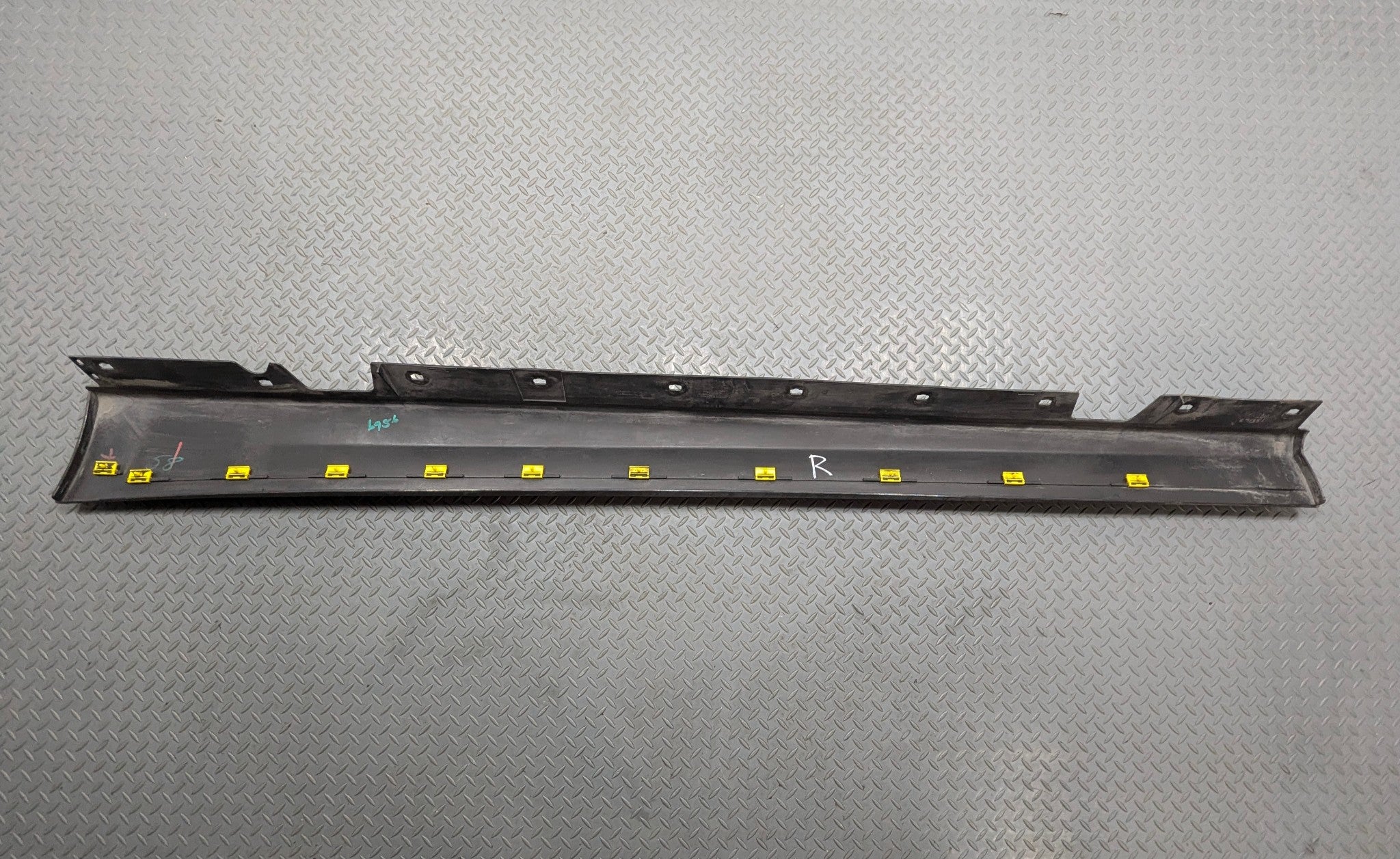 06 - 08 OEM BMW 328I RIGHT PASSENGER SIDE ROCKER MOLDING SKIRT COVER PANEL BLACK