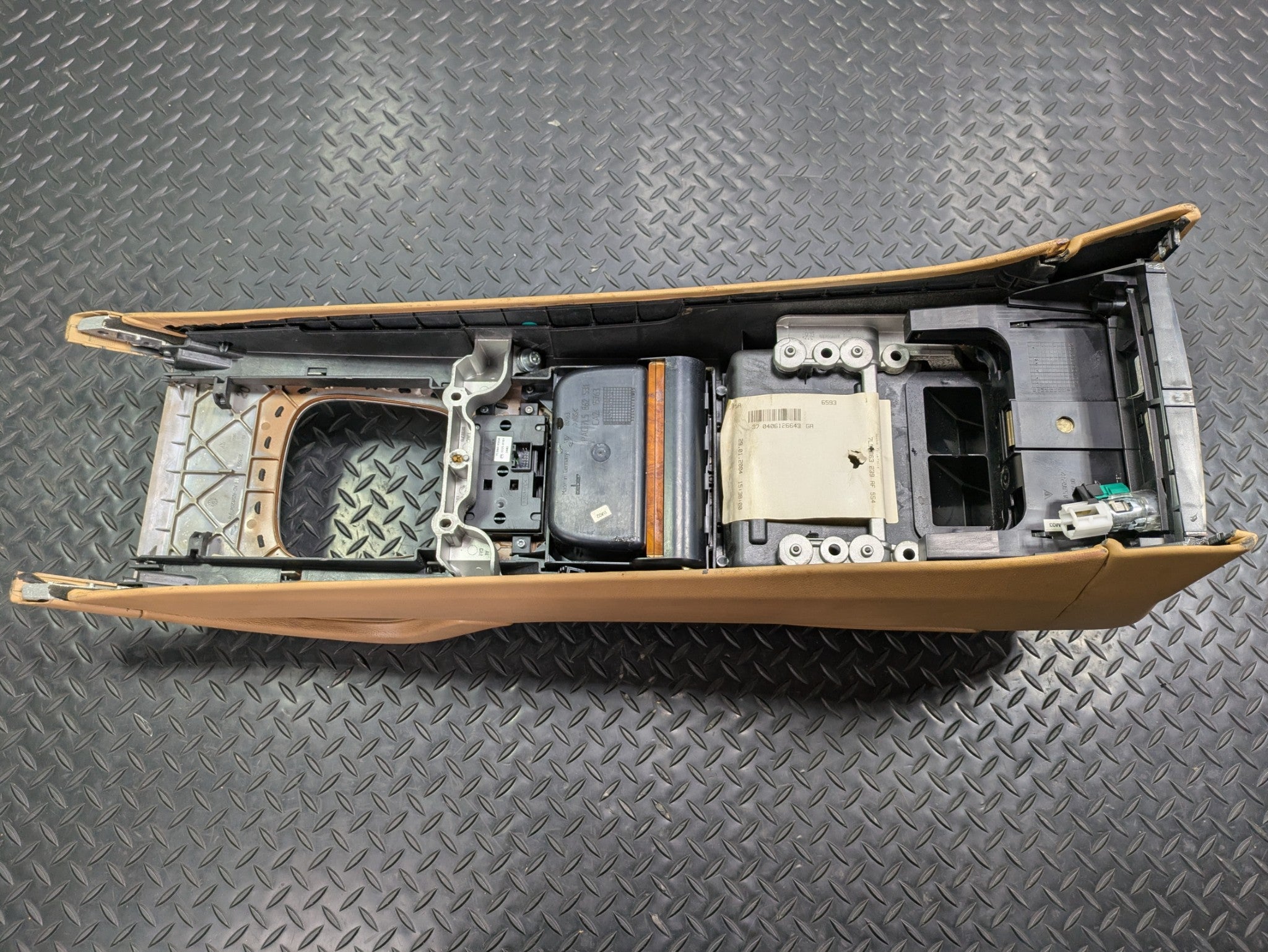 2004 - 2006 OEM PORSCHE CAYENNE V6 CENTER CONSOLE PANEL WITH ARMREST