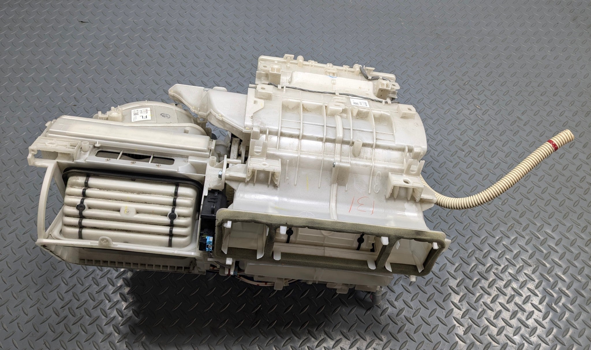 10 - 11 OEM TOYOTA PRIUS HVAC AC EVAPORATOR CLIMATE TEMPERATURE HEATER ASSEMBLY