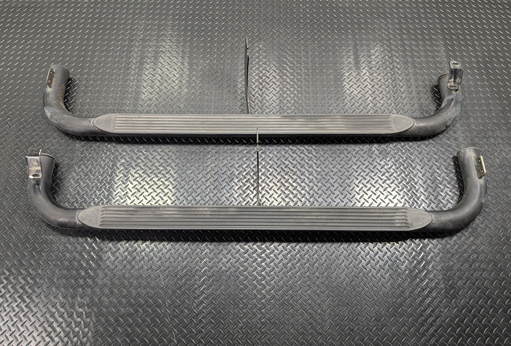 05 - 06 OEM TOYOTA TUNDRA LEFT AND RIGHT SIDE RUNNING BOARD STEP PAD ASSEMBLY