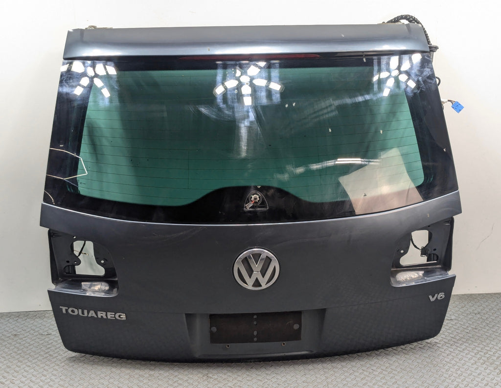 04 - 10 VOLKSWAGEN TOUAREG OEM REAR LIFTGATE SHELL PANEL WITH GLASS AND SPOILER