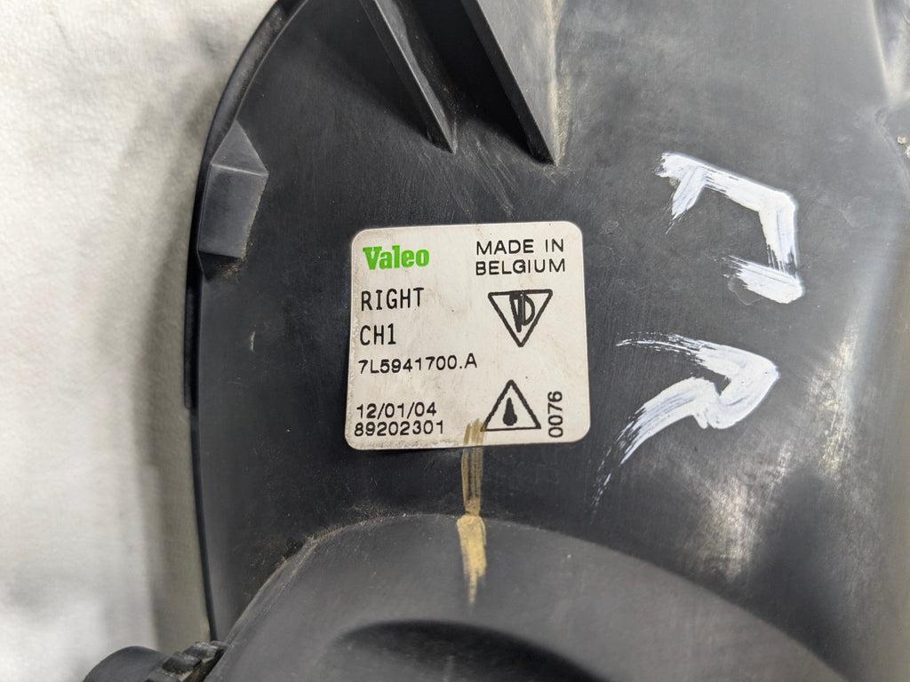 2004 - 2006 OEM PORSCHE CAYENNE V6 FRONT RIGHT PASSENGER SIDE FOG LIGHT ASSEMBLY