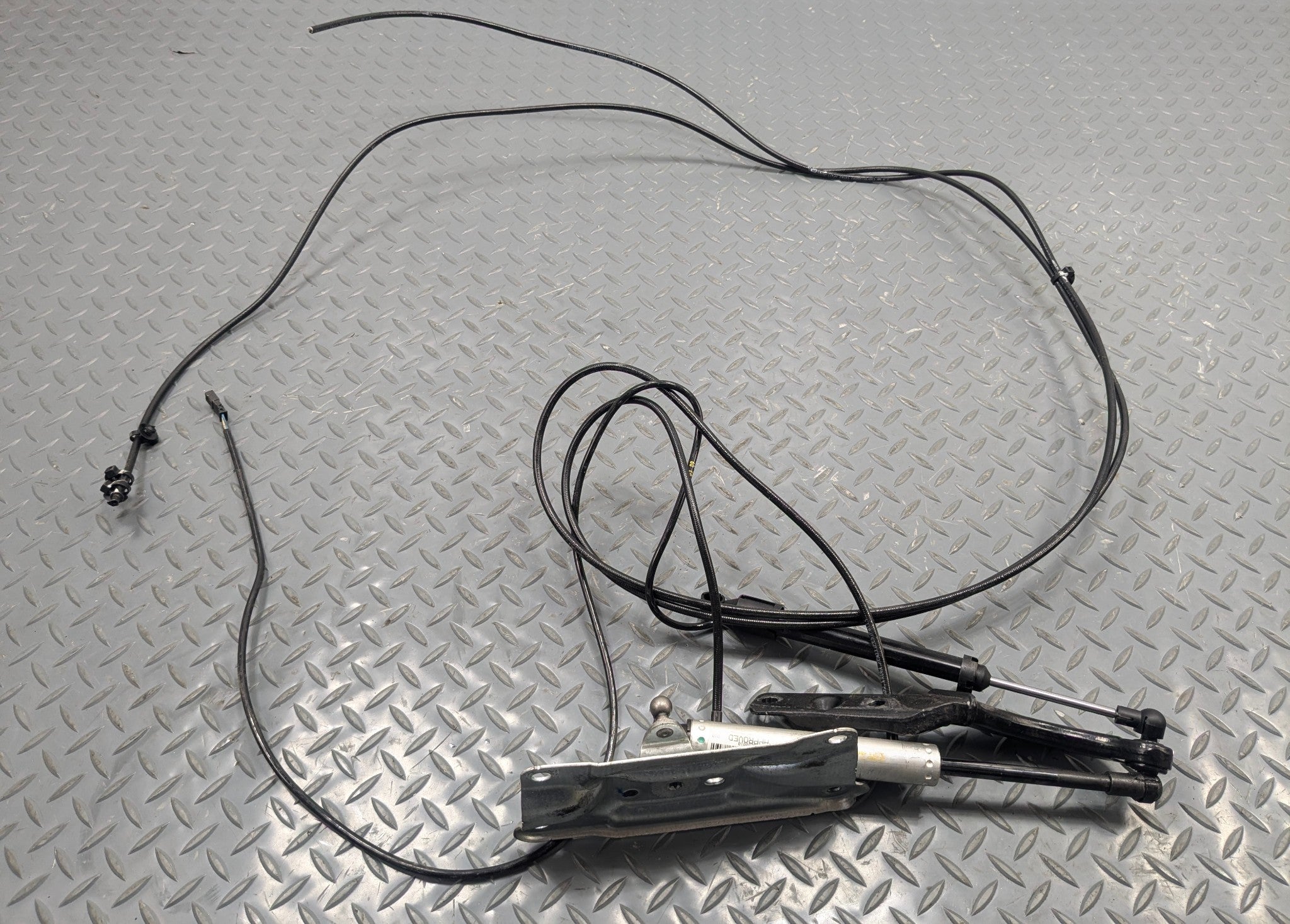 09 - 11 OEM MERCEDES-BENZ ML63 TRUNK LID TAILGATE HYDRAULIC PUMP MOTOR CYLINDER