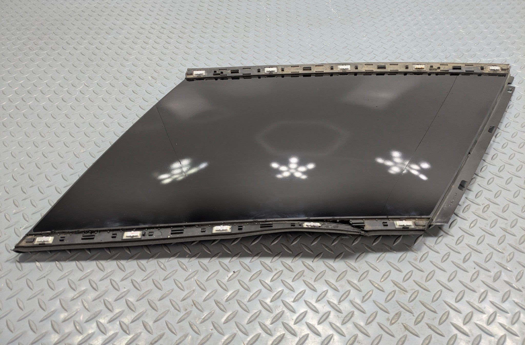 13 -17 OEM LAND ROVER RANGE ROVER REAR RIGHT PASSENGER SIDE QUARTER WINDOW GLASS