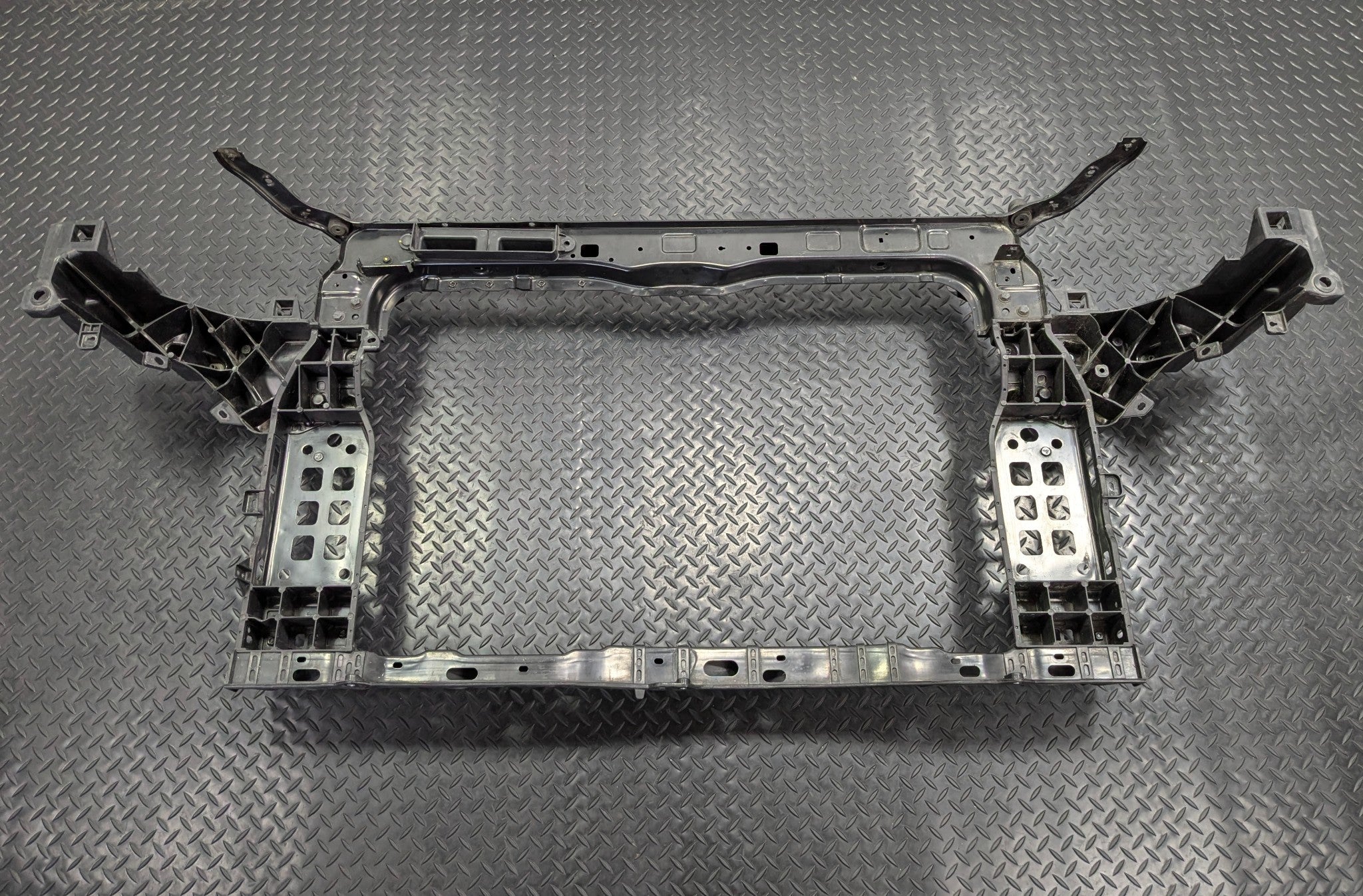 2013 - 2019 OEM HYUNDAI SANTA FE LOWER RADIATOR SUPPORT CARRIER ASSEMBLY