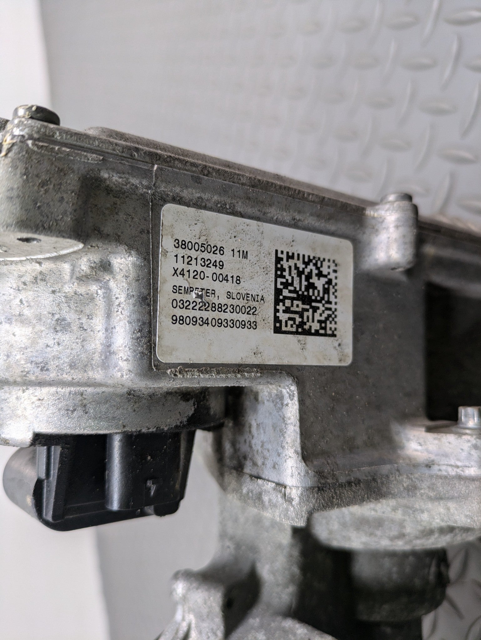 2014 - 2017 MINI COOPER OEM POWER STEERING GEAR RACK AND PINION ASSEMBLY