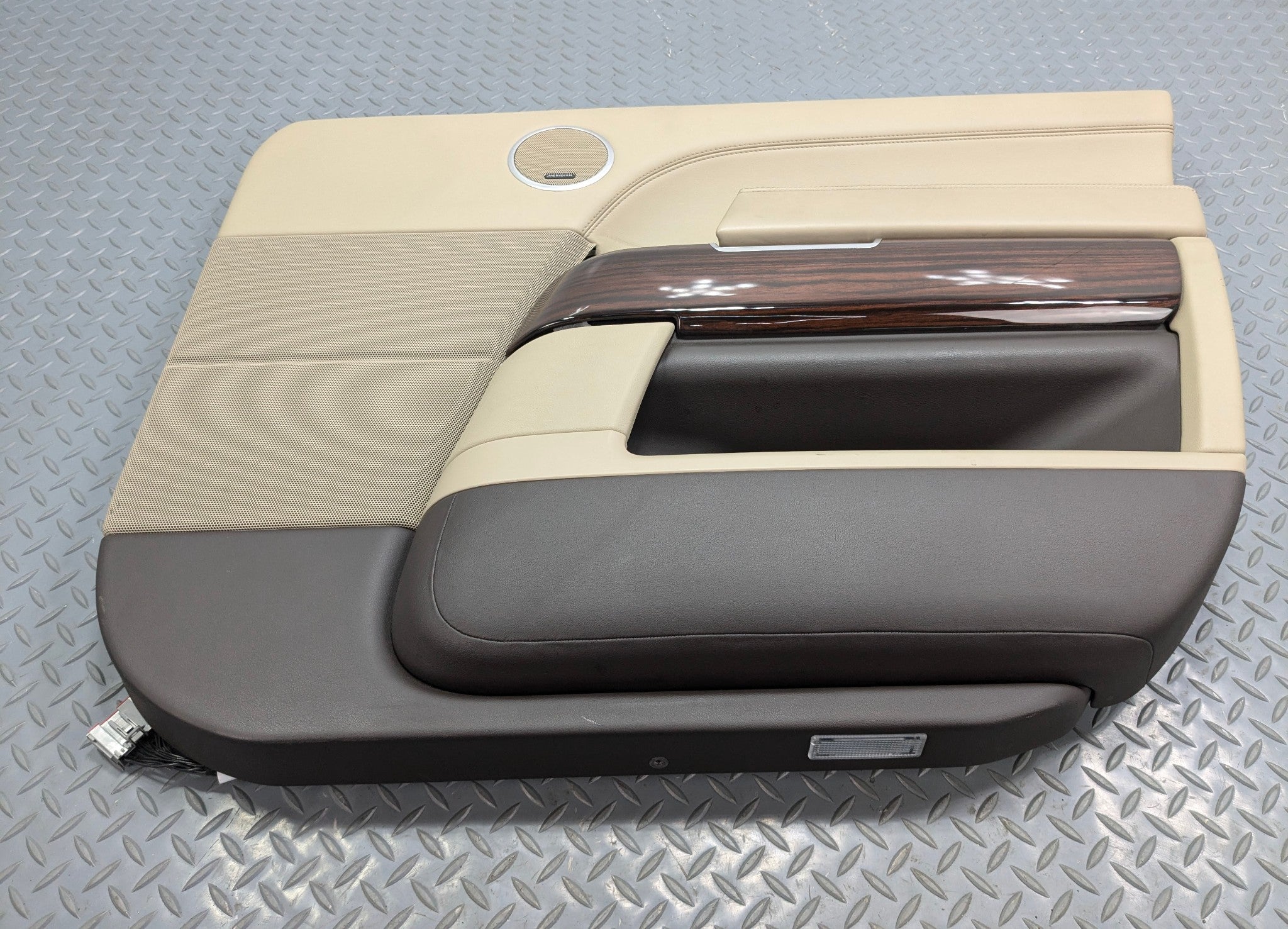 2013 -2017 OEM LAND ROVER RANGE ROVER FRONT RIGHT PASSENGER SIDE DOOR TRIM PANEL