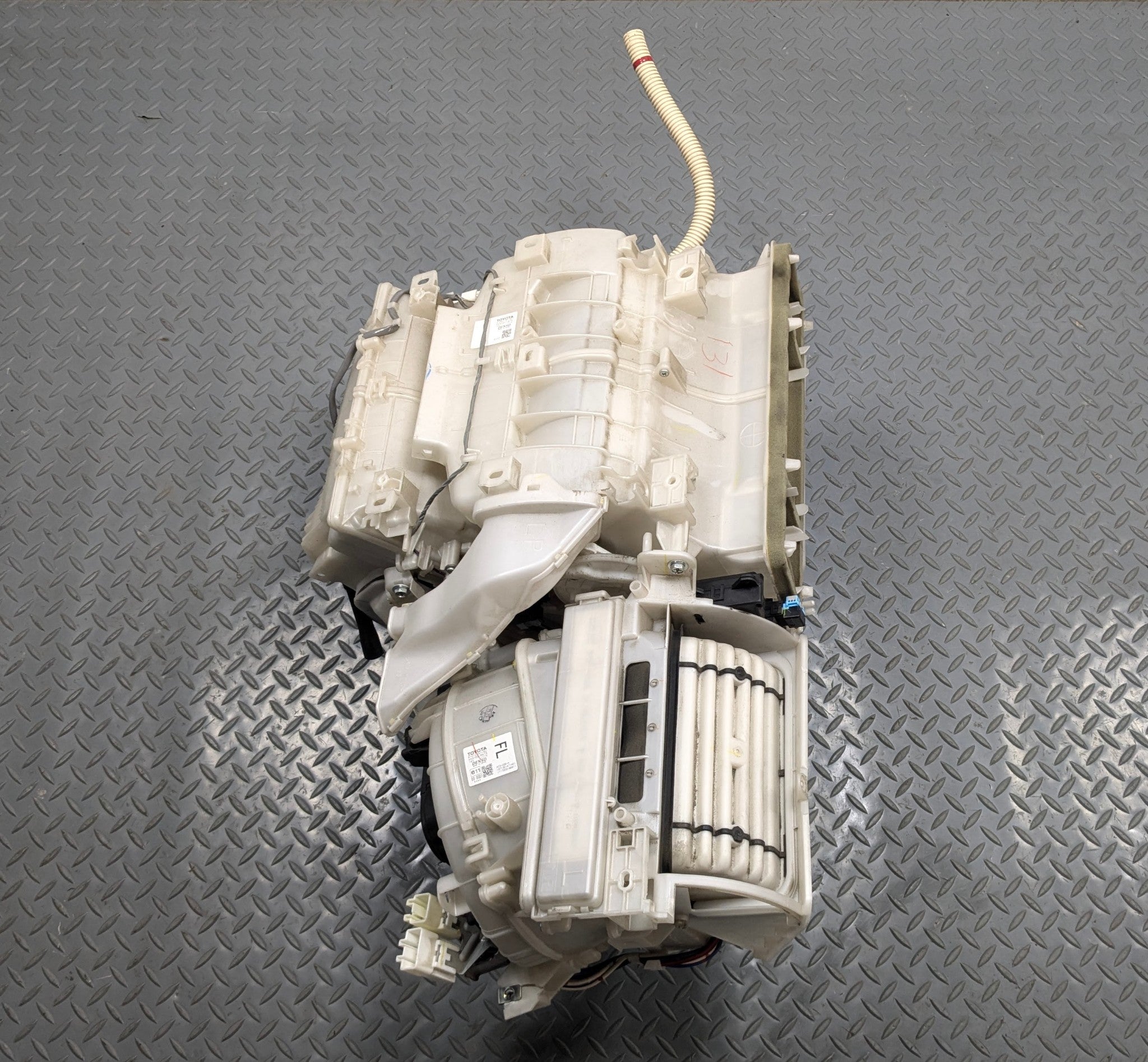 10 - 11 OEM TOYOTA PRIUS HVAC AC EVAPORATOR CLIMATE TEMPERATURE HEATER ASSEMBLY