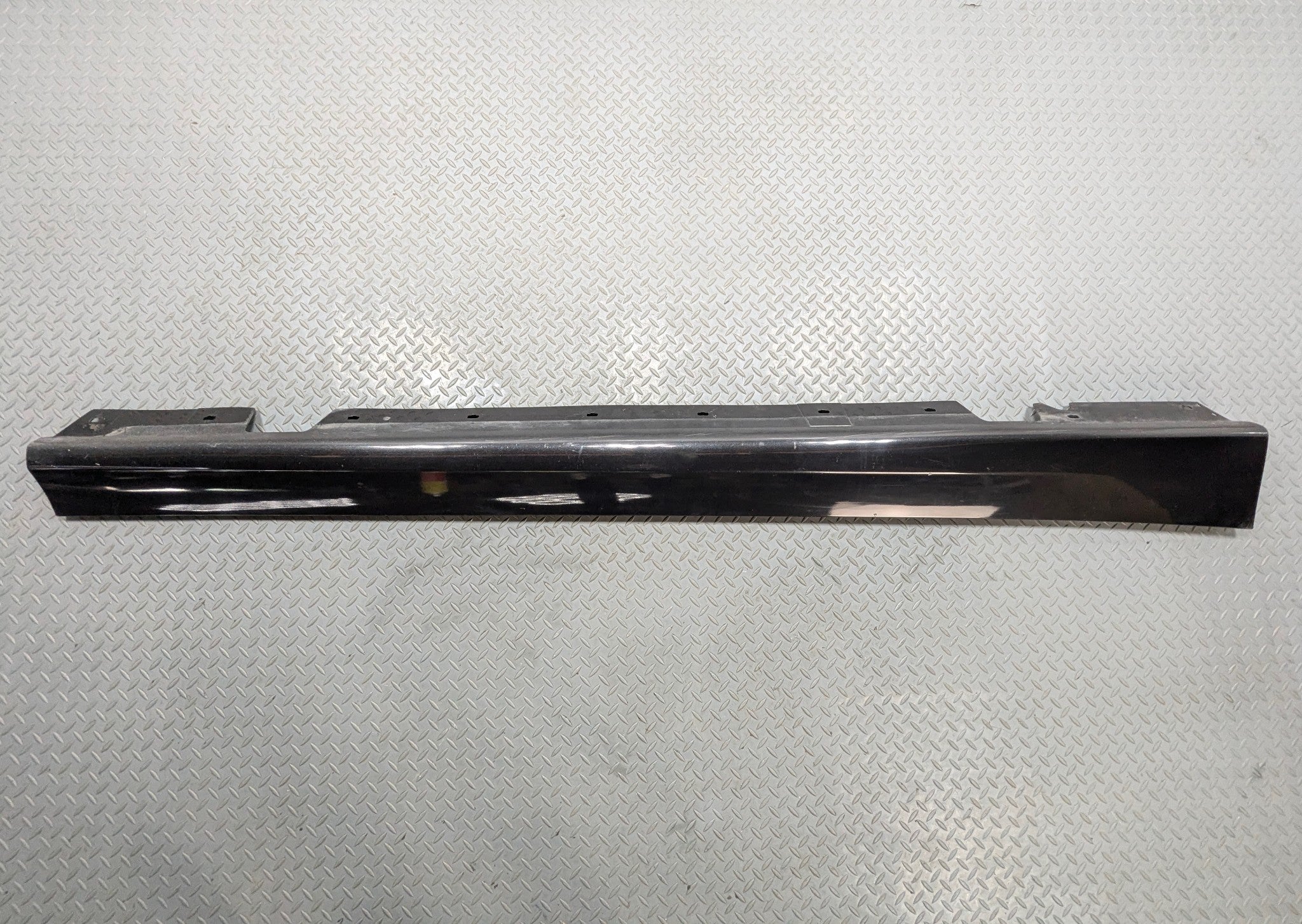 06 - 08 OEM BMW 328I RIGHT PASSENGER SIDE ROCKER MOLDING SKIRT COVER PANEL BLACK