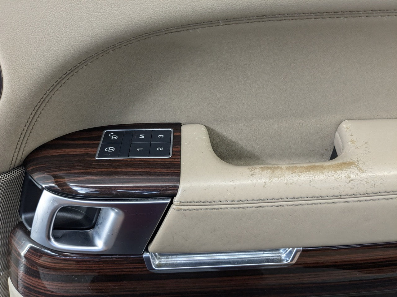 13 - 17 LAND ROVER RANGE ROVER OEM FRONT RIGHT PASSENGER SIDE DOOR TRIM PANEL