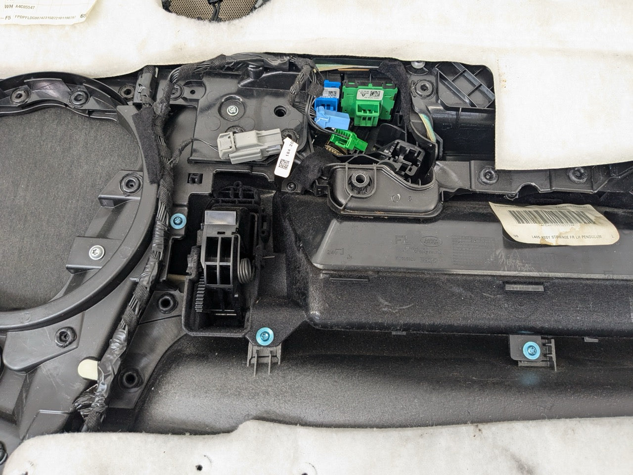 2013 - 2017 LAND ROVER RANGE ROVER OEM FRONT LEFT DRIVER SIDE DOOR TRIM PANEL