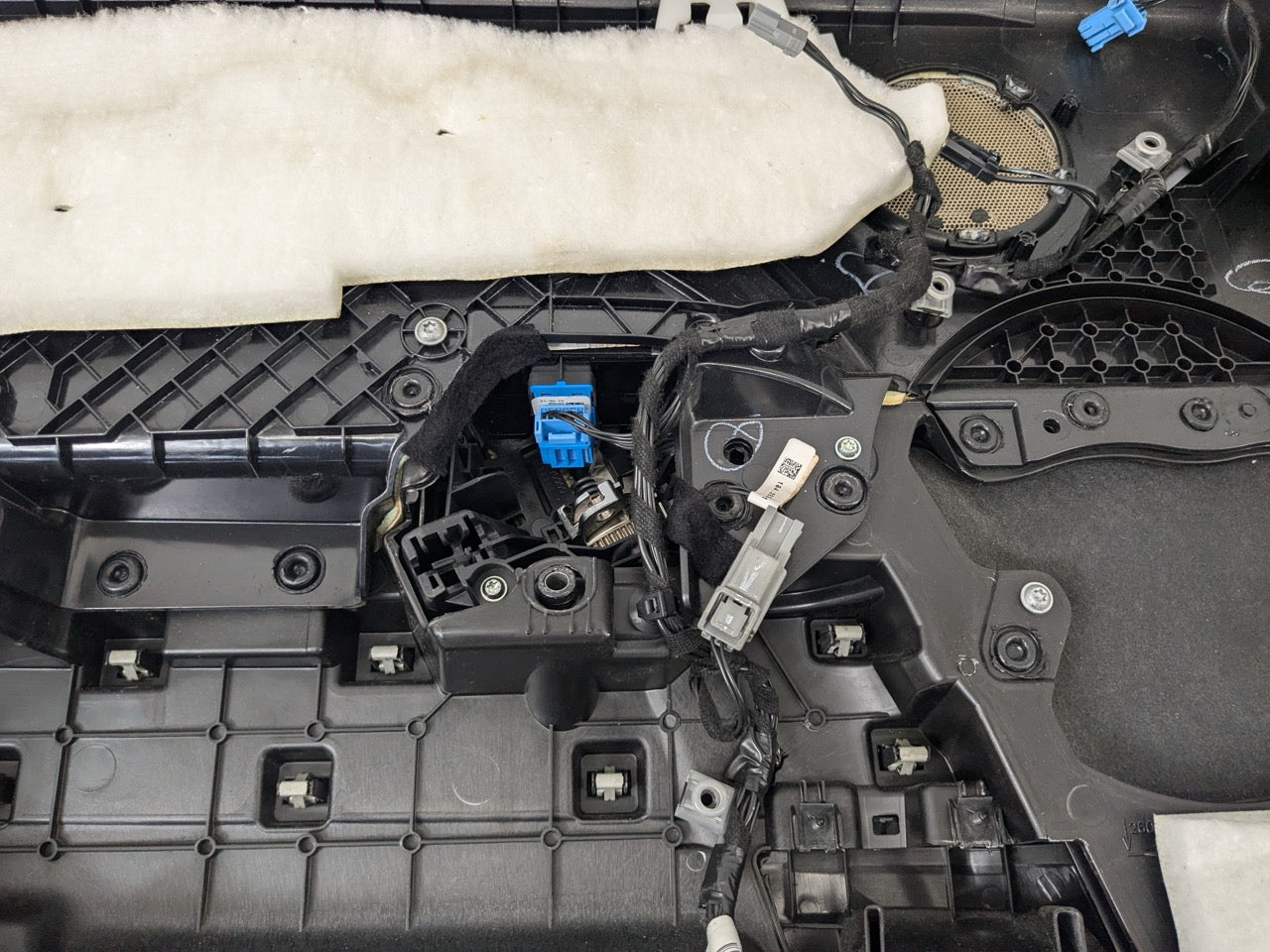 2013 - 2017 LAND ROVER RANGE ROVER OEM REAR RIGHT PASSENGER SIDE DOOR TRIM PANEL