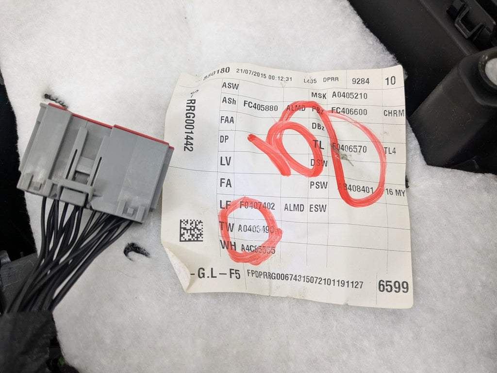 2013 - 2017 LAND ROVER RANGE ROVER OEM REAR RIGHT PASSENGER SIDE DOOR TRIM PANEL