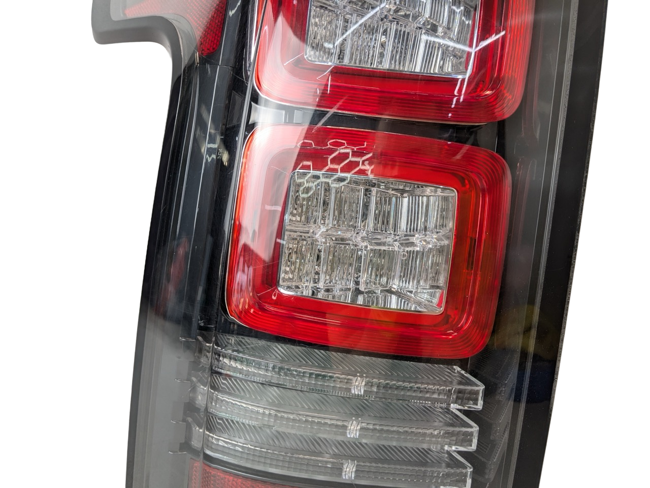 2013 - 2017 LAND ROVER RANGE ROVER OEM REAR LEFT DRIVER SIDE TAIL LIGHT ASSEMBLY