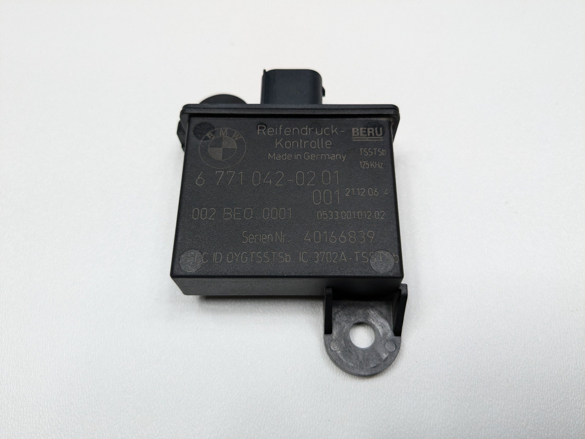 06 - 08 OEM BMW 750LI FRONT RIGHT TIRE PRESSURE CONTROL MODULE SENSOR