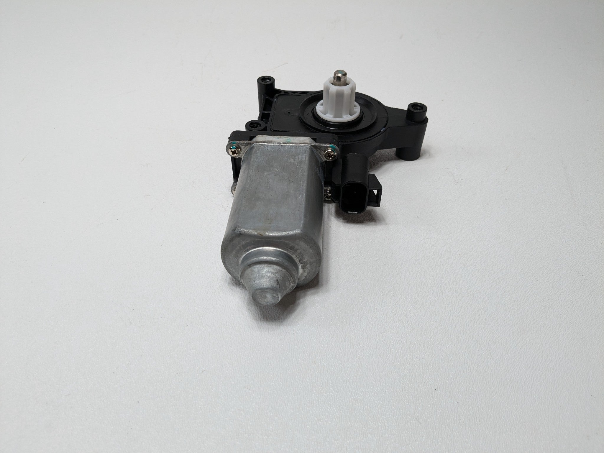02 - 09 OEM CHEVROLET TRAILBLAZER FRONT LEFT DRIVER SIDE DOOR POWER WINDOW MOTOR