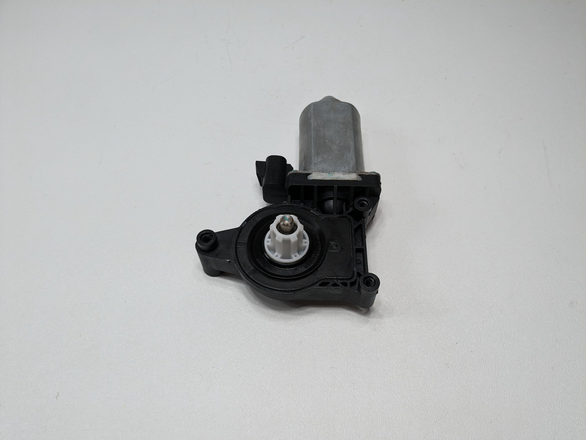02 - 09 OEM CHEVROLET TRAILBLAZER FRONT LEFT DRIVER SIDE DOOR POWER WINDOW MOTOR