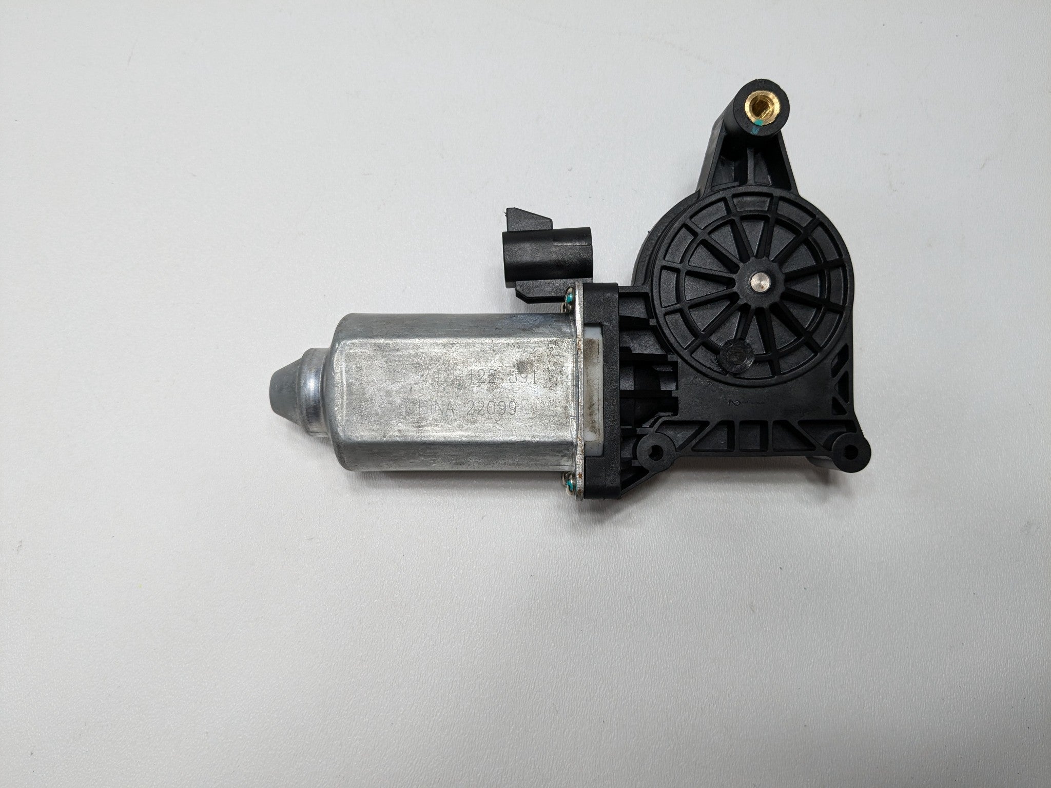 02 - 09 OEM CHEVROLET TRAILBLAZER FRONT LEFT DRIVER SIDE DOOR POWER WINDOW MOTOR
