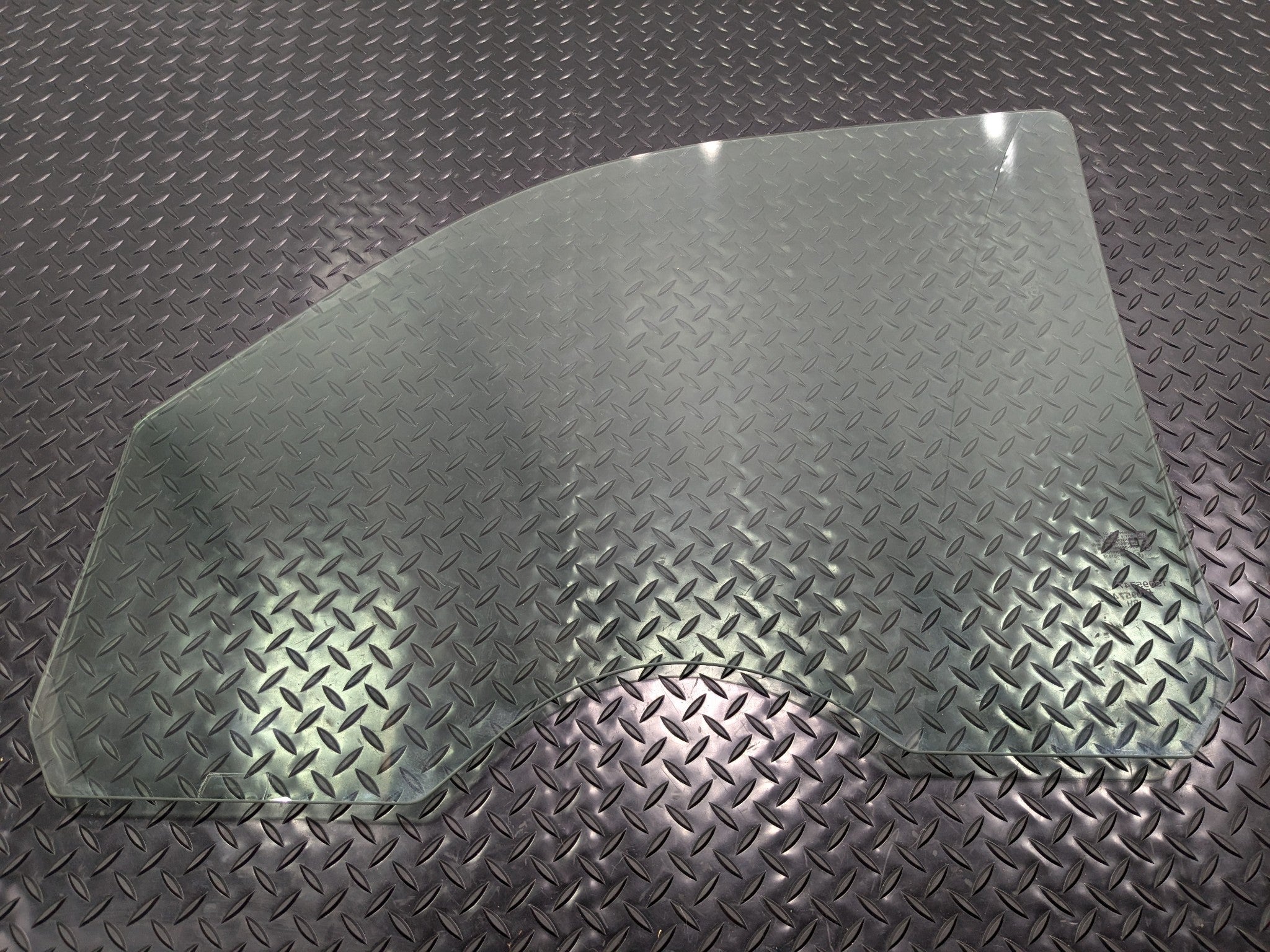 02 - 09 OEM CHEVROLET TRAILBLAZER FRONT RIGHT PASSENGER SIDE DOOR GLASS WINDOW