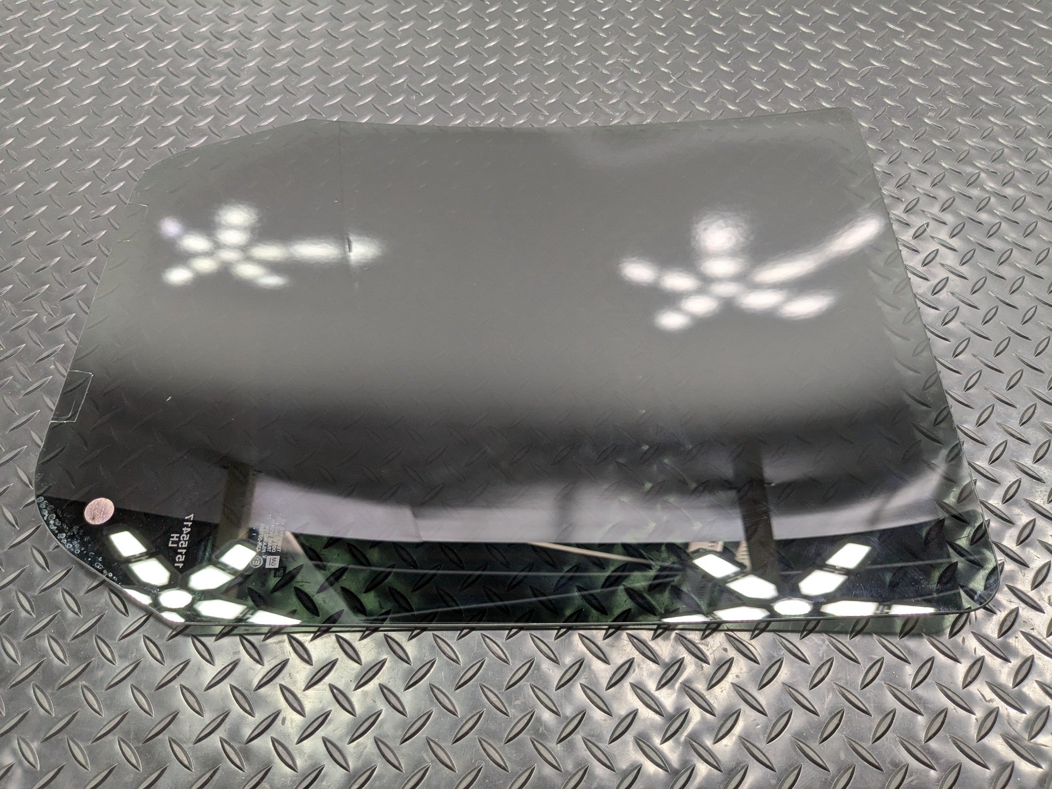 02 - 09 OEM CHEVROLET TRAILBLAZER REAR LEFT DRIVER SIDE DOOR GLASS WINDOW