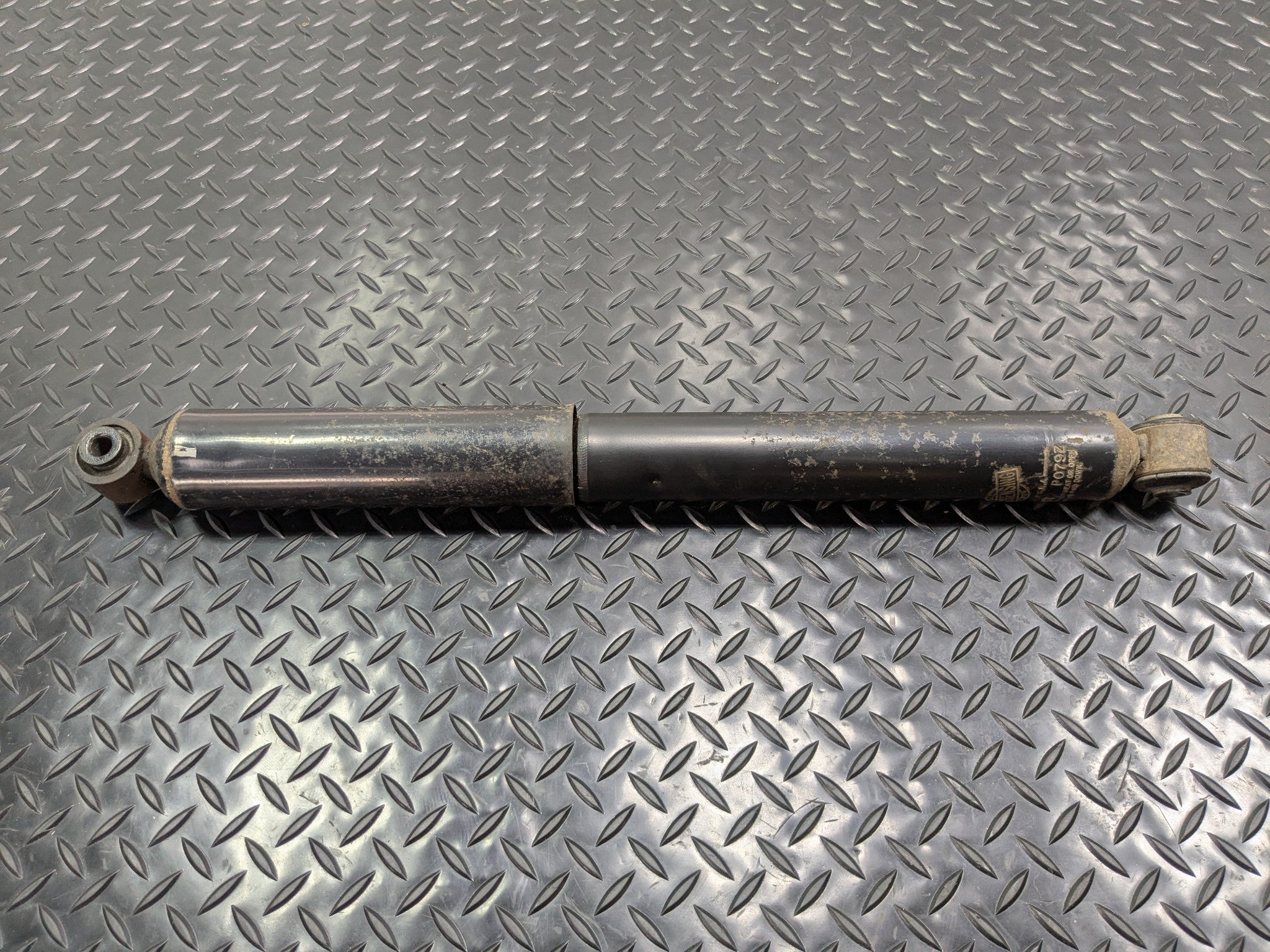 02 - 09 OEM CHEVROLET TRAILBLAZER REAR RIGHT PASSENGER SIDE SHOCK STRUT ABSORBER