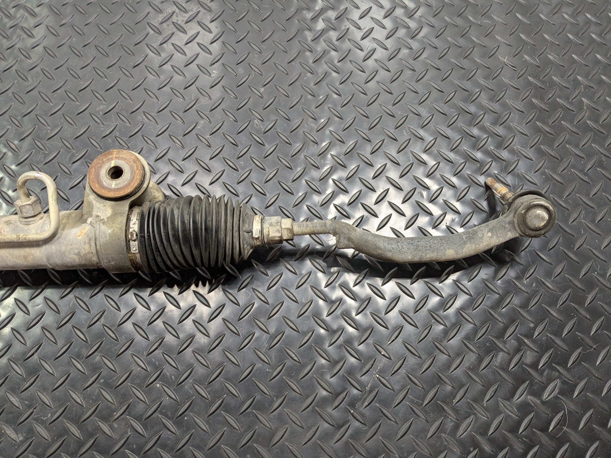 02 - 09 OEM CHEVROLET TRAILBLAZER POWER STEERING GEAR RACK AND PINION ASSEMBLY