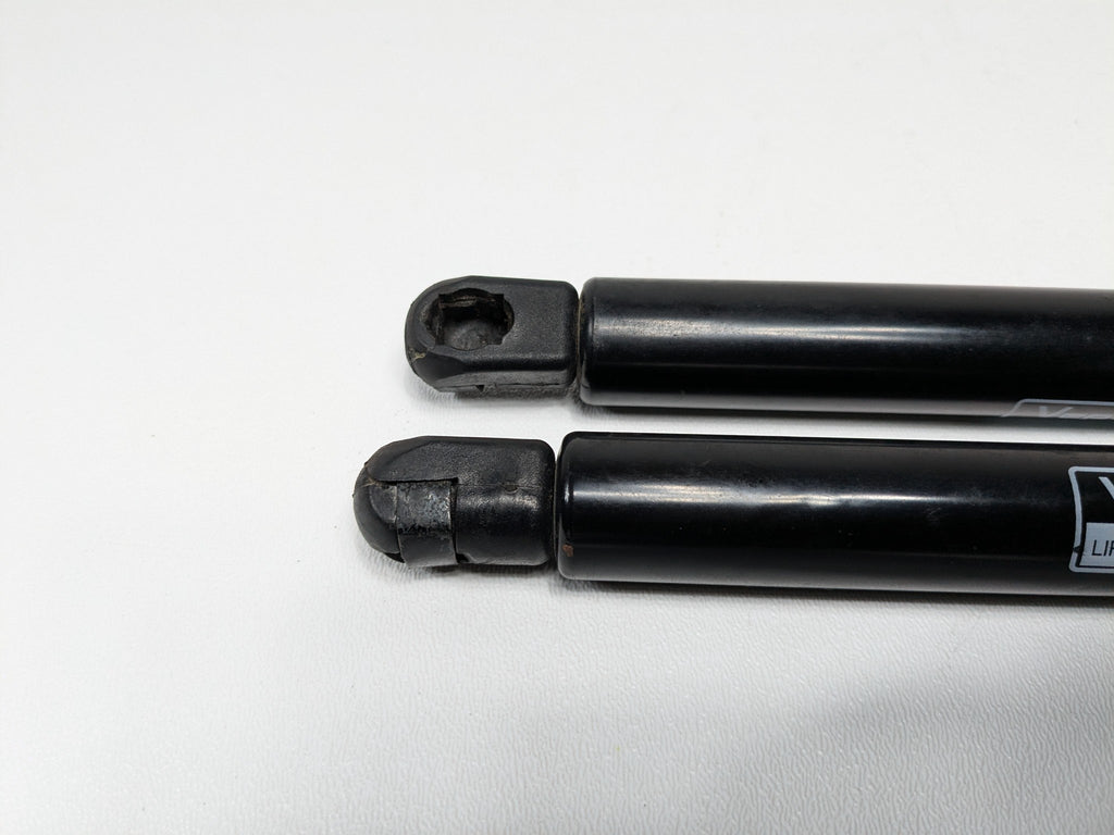 02 - 09 OEM CHEVROLET TRAILBLAZER FRONT LEFT AND RIGHT SHOCK STRUT SHOCKS SET