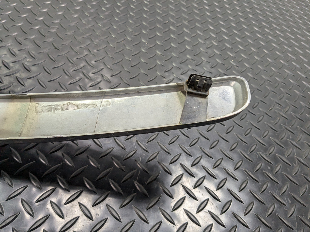 02 - 09 OEM CHEVROLET TRAILBLAZER FRONT UPPER BUMPER CENTER GRILLE WITH EMBLEM