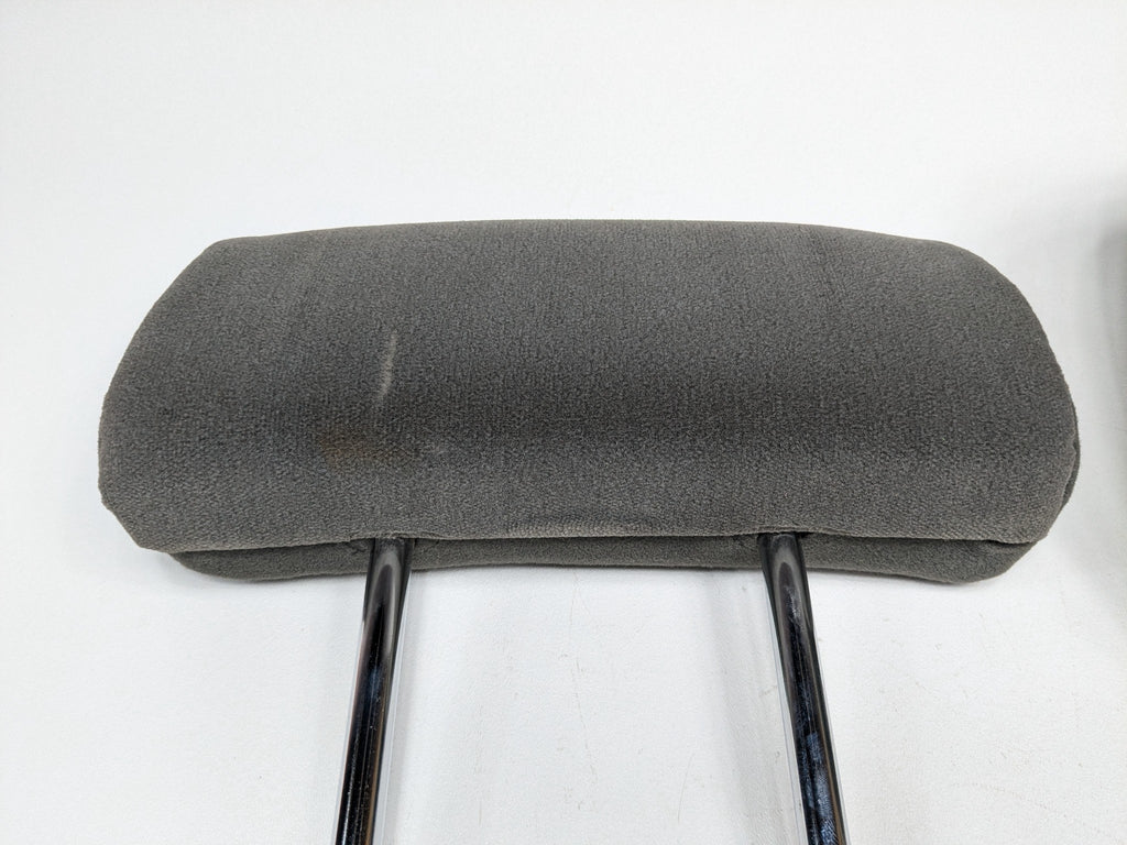 05 - 06 OEM TOYOTA TUNDRA  FRONT RIGHT AND CENTER PASSENGER SIDE HEADREST SET