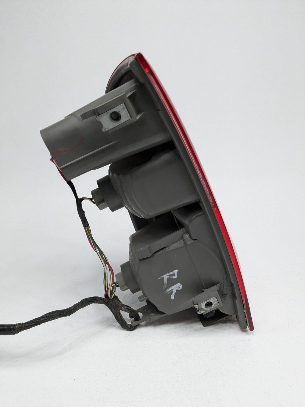 05 - 06 OEM TOYOTA TUNDRA RIGHT PASSENGER SIDE DOUBLE CAB TAIL LIGHT ASSEMBLY