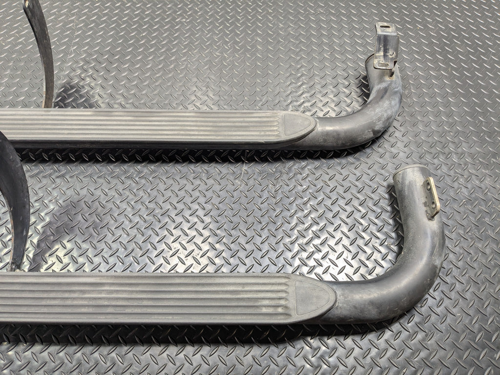 05 - 06 OEM TOYOTA TUNDRA LEFT AND RIGHT SIDE RUNNING BOARD STEP PAD ASSEMBLY