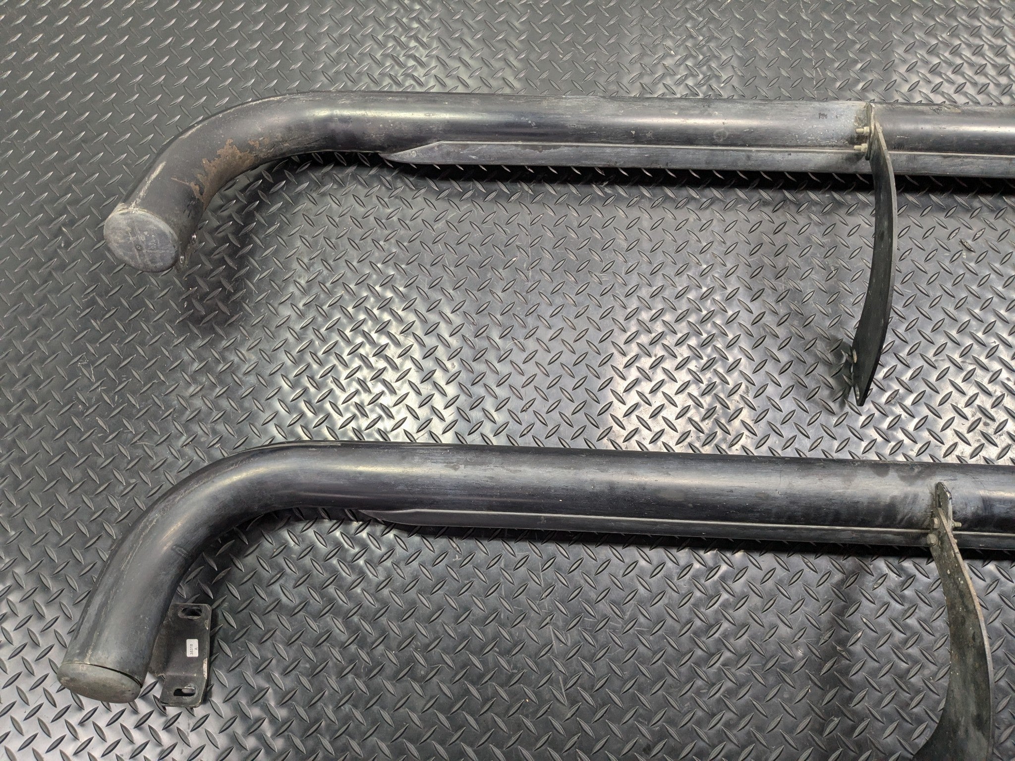 05 - 06 OEM TOYOTA TUNDRA LEFT AND RIGHT SIDE RUNNING BOARD STEP PAD ASSEMBLY