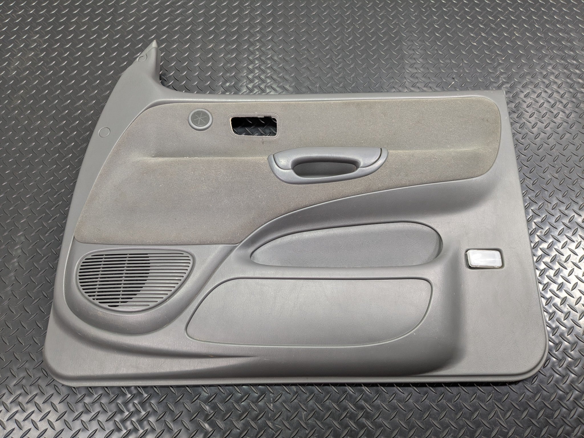 05 - 06 OEM TOYOTA TUNDRA FRONT RIGHT PASSENGER INTERIOR DOOR TRIM PANEL GRAY