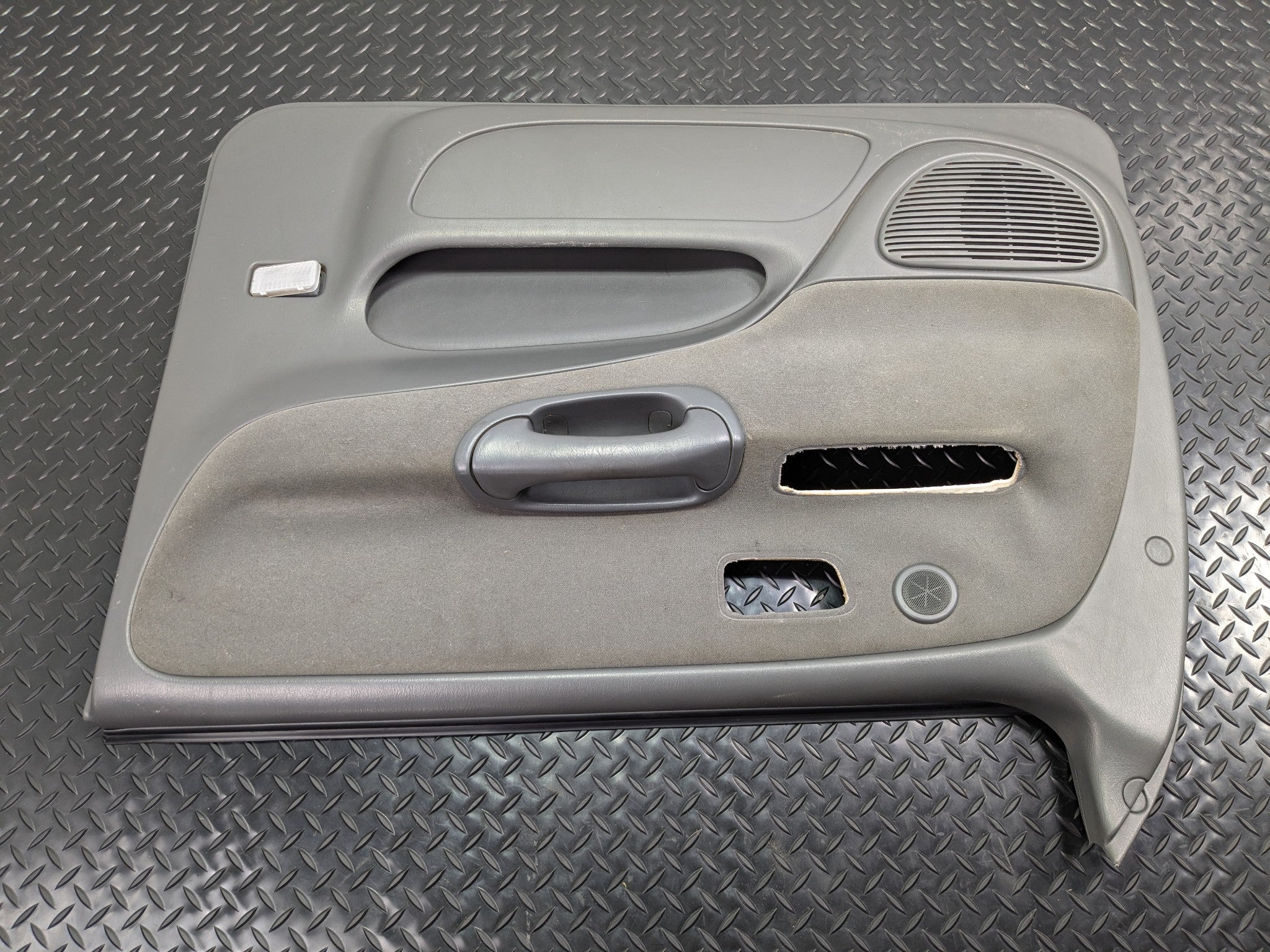 05 - 06 OEM TOYOTA TUNDRA FRONT RIGHT PASSENGER INTERIOR DOOR TRIM PANEL GRAY