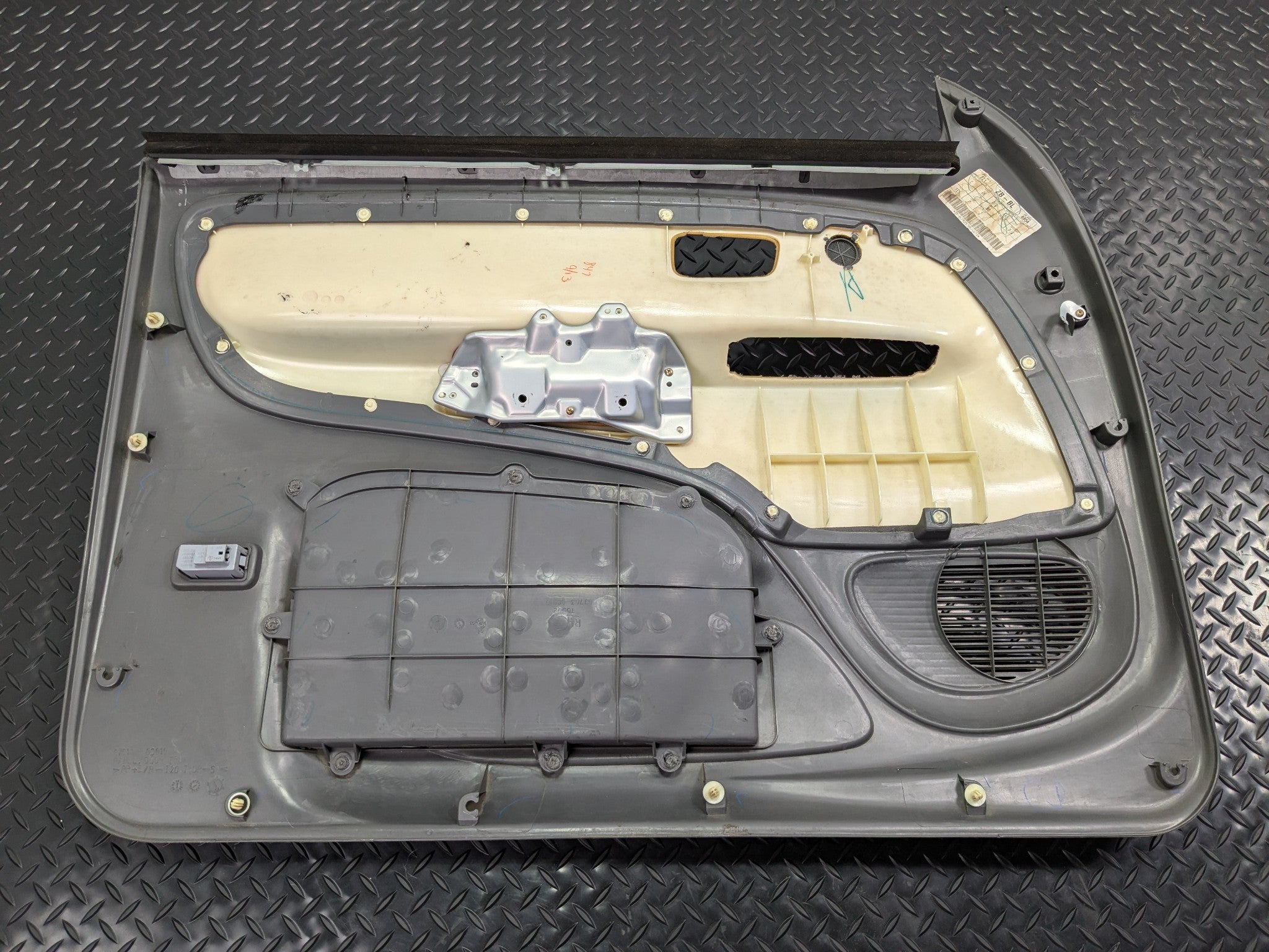 05 - 06 OEM TOYOTA TUNDRA FRONT RIGHT PASSENGER INTERIOR DOOR TRIM PANEL GRAY