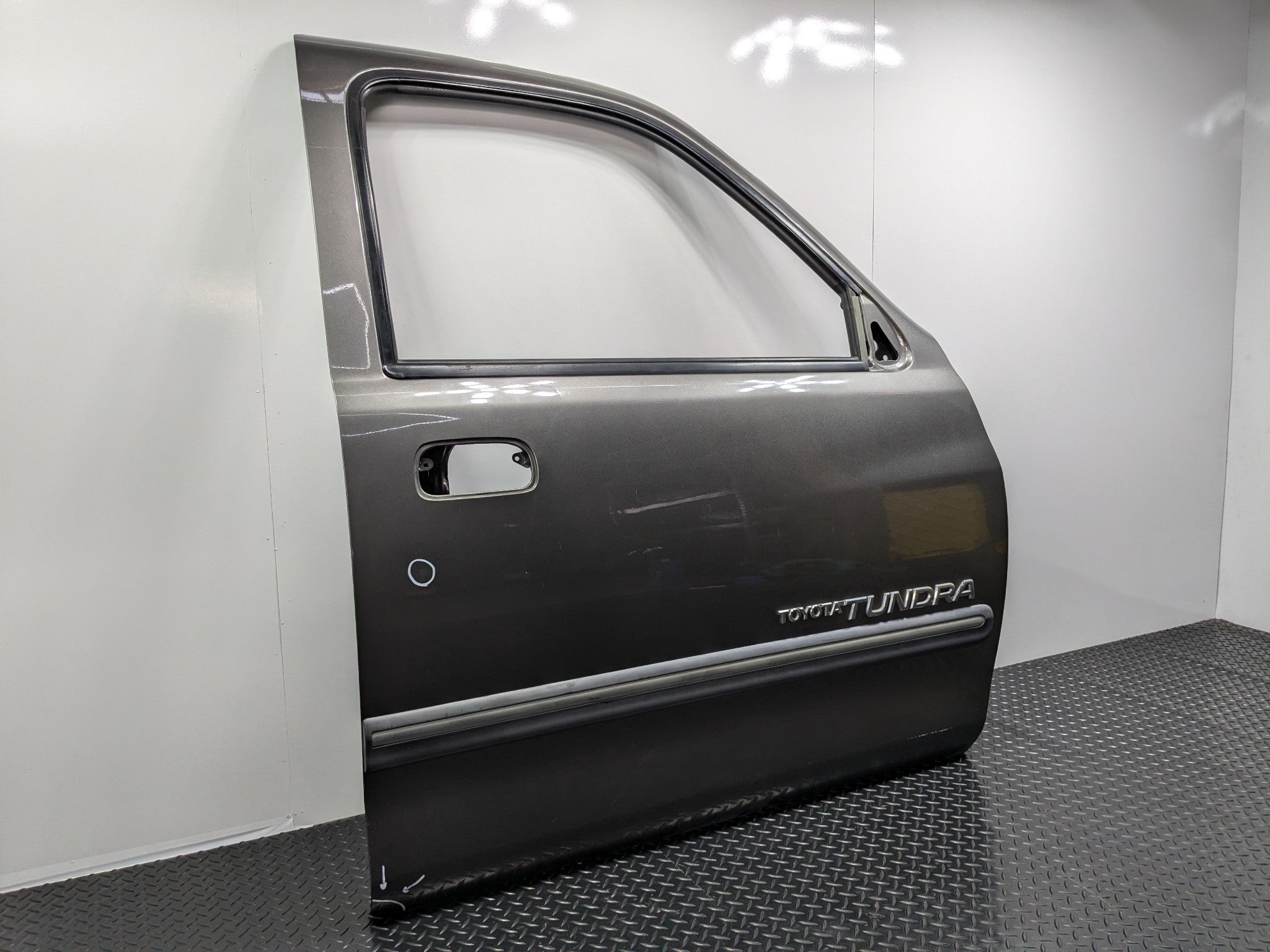 05 - 06 OEM TOYOTA TUNDRA FRONT RIGHT PASSENGER SIDE DOOR SHELL MERCURIO GREY