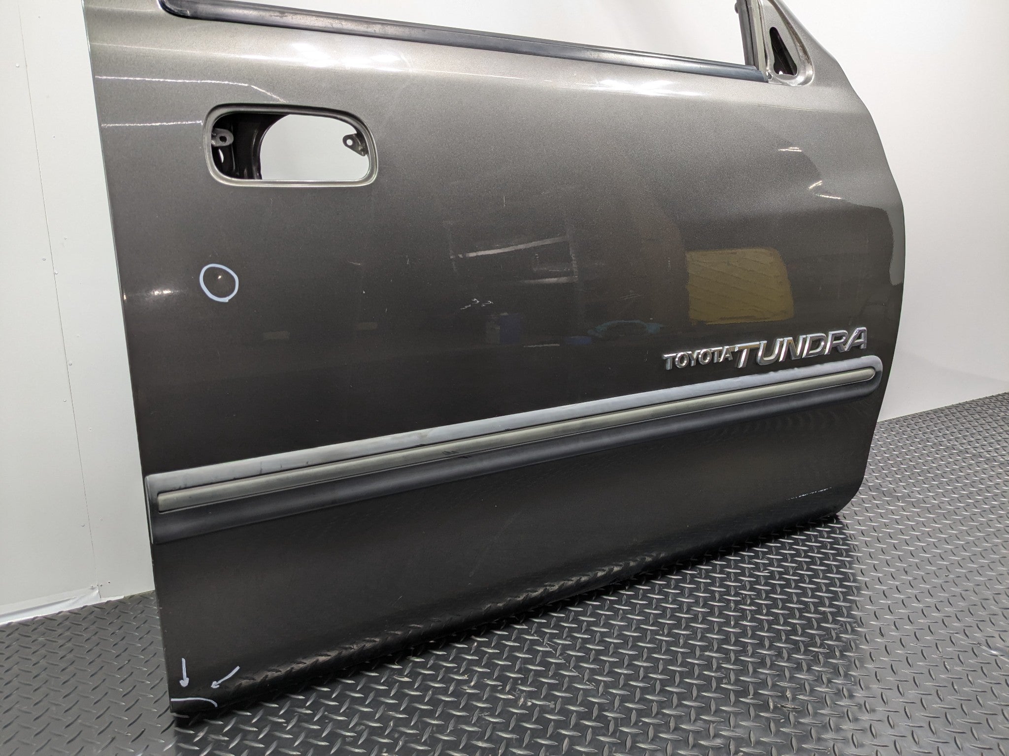 05 - 06 OEM TOYOTA TUNDRA FRONT RIGHT PASSENGER SIDE DOOR SHELL MERCURIO GREY