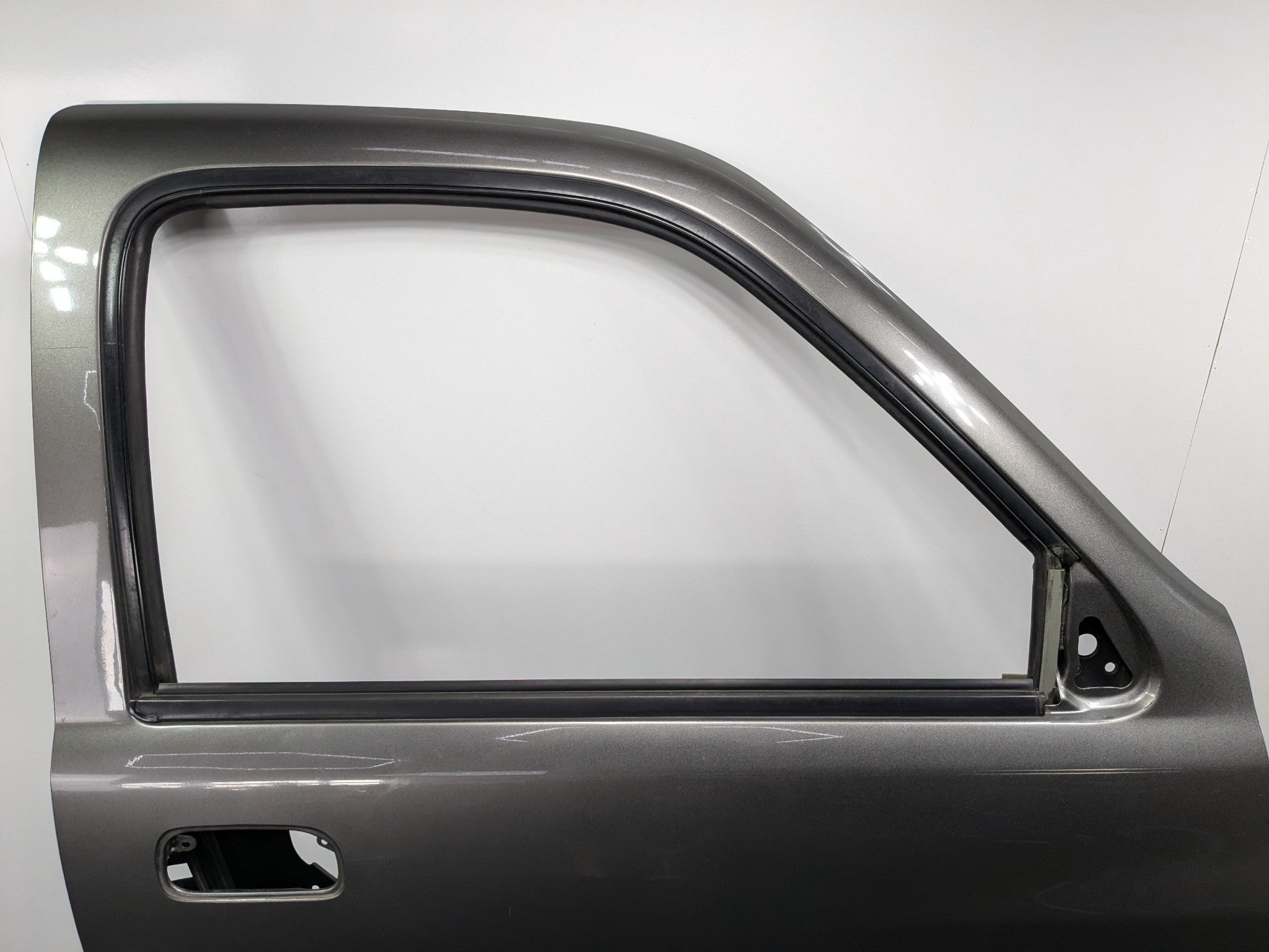 05 - 06 OEM TOYOTA TUNDRA FRONT RIGHT PASSENGER SIDE DOOR SHELL MERCURIO GREY
