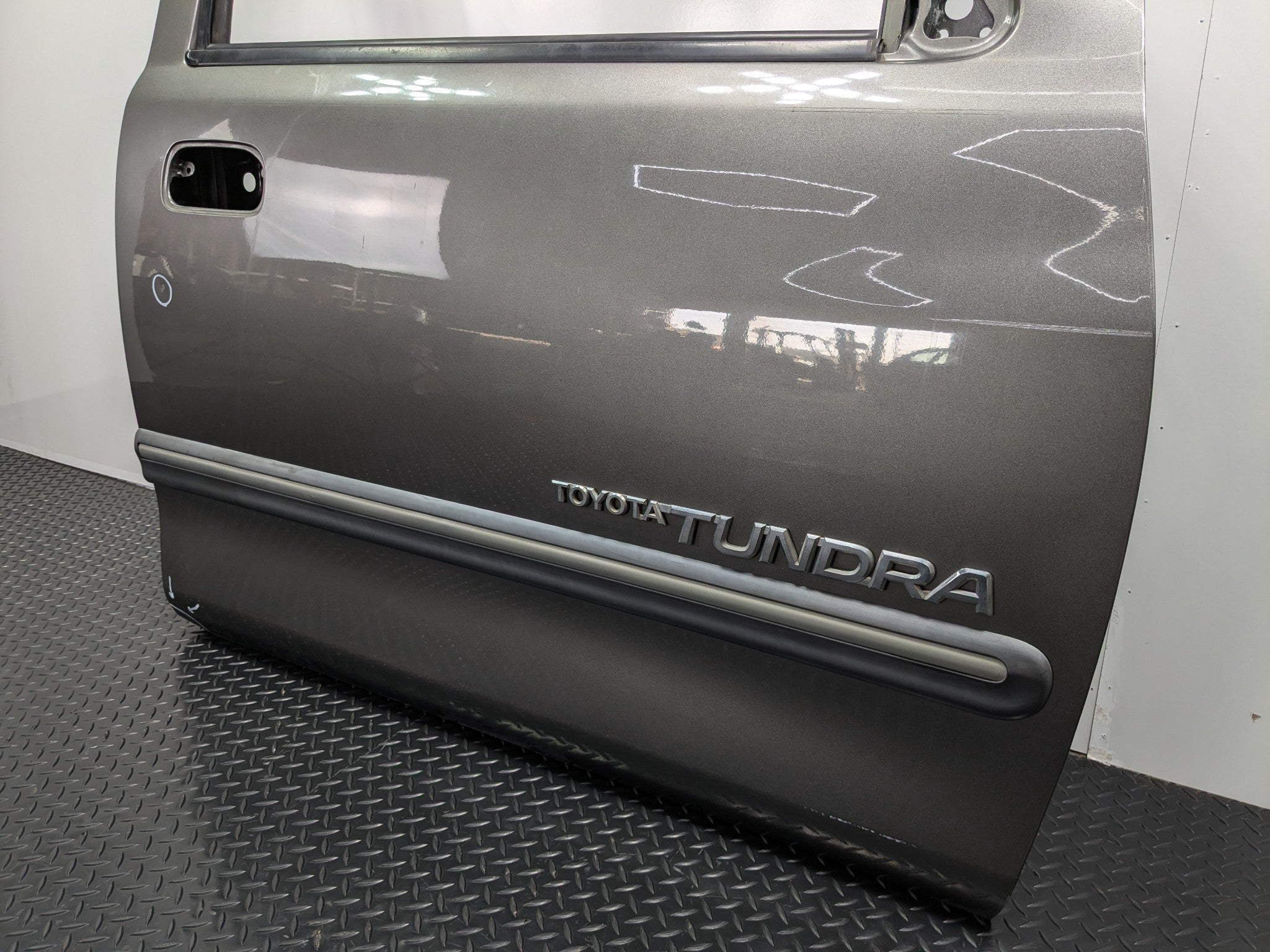 05 - 06 OEM TOYOTA TUNDRA FRONT RIGHT PASSENGER SIDE DOOR SHELL MERCURIO GREY