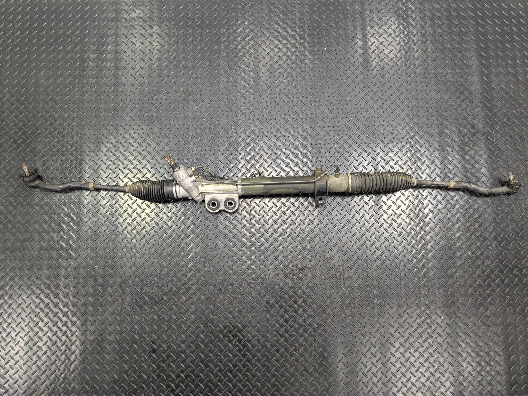 2005 - 2007 OEM NISSAN ARMADA POWER STEERING GEAR RACK AND PINION ASSEMBLY