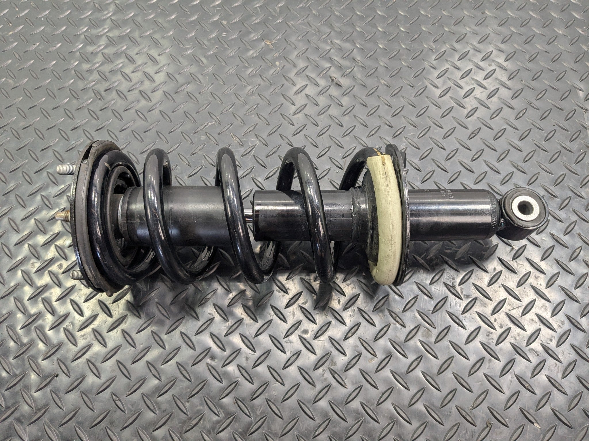 2005 - 2007 OEM NISSAN ARMADA FRONT LEFT DRIVER SIDE STRUT ASSEMBLY