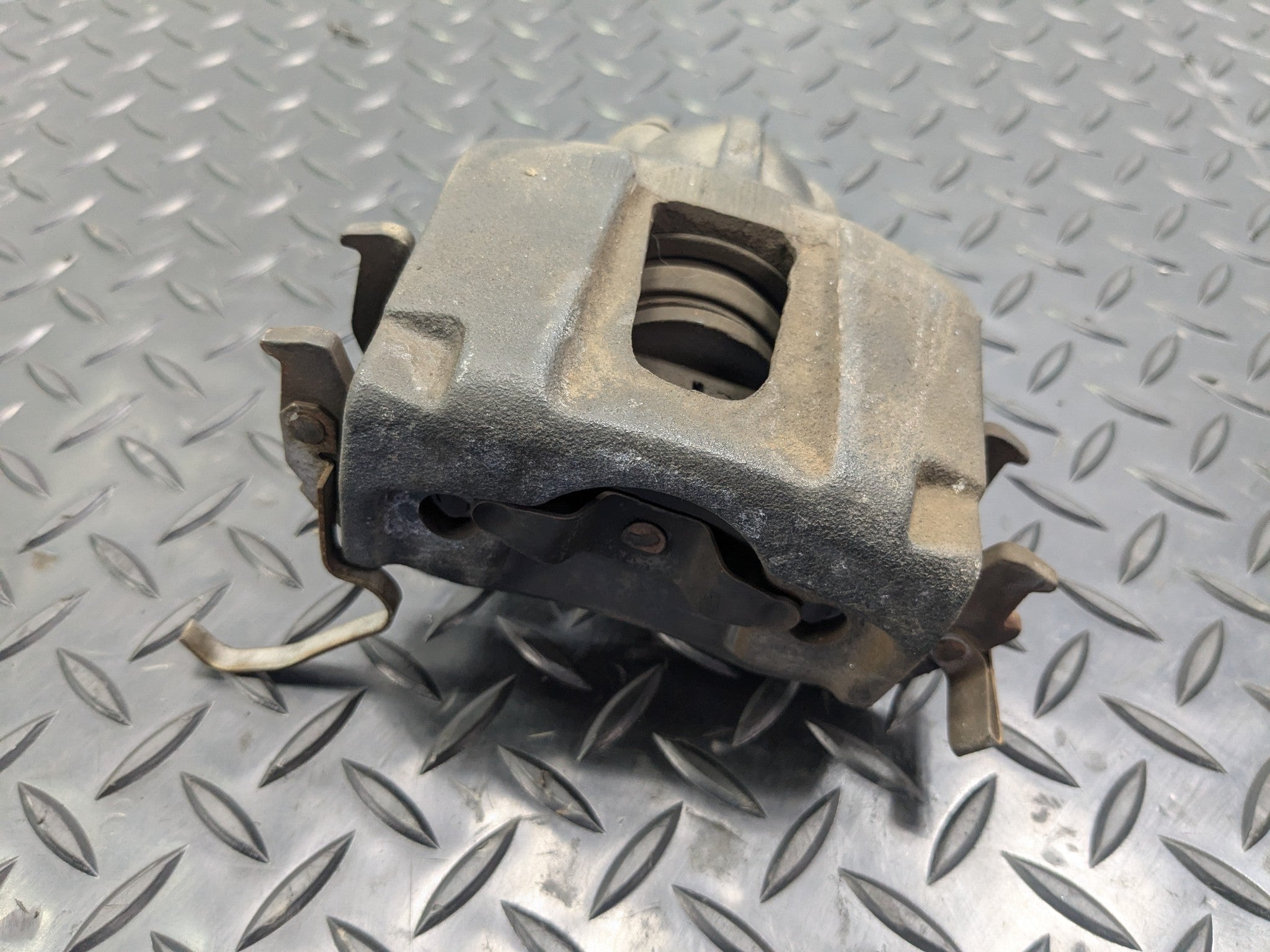 2005 - 2007 OEM NISSAN ARMADA REAR RIGHT PASSENGER SIDE BRAKE CALIPER