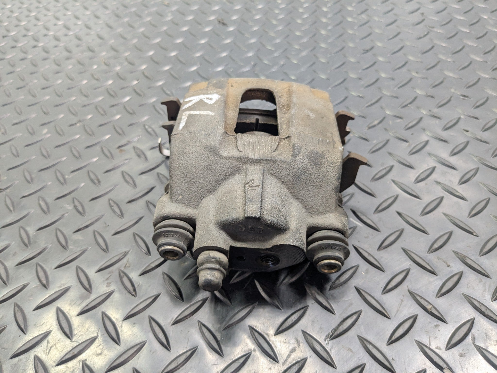 2005 - 2007 OEM NISSAN ARMADA REAR LEFT DRIVER SIDE BRAKE CALIPER