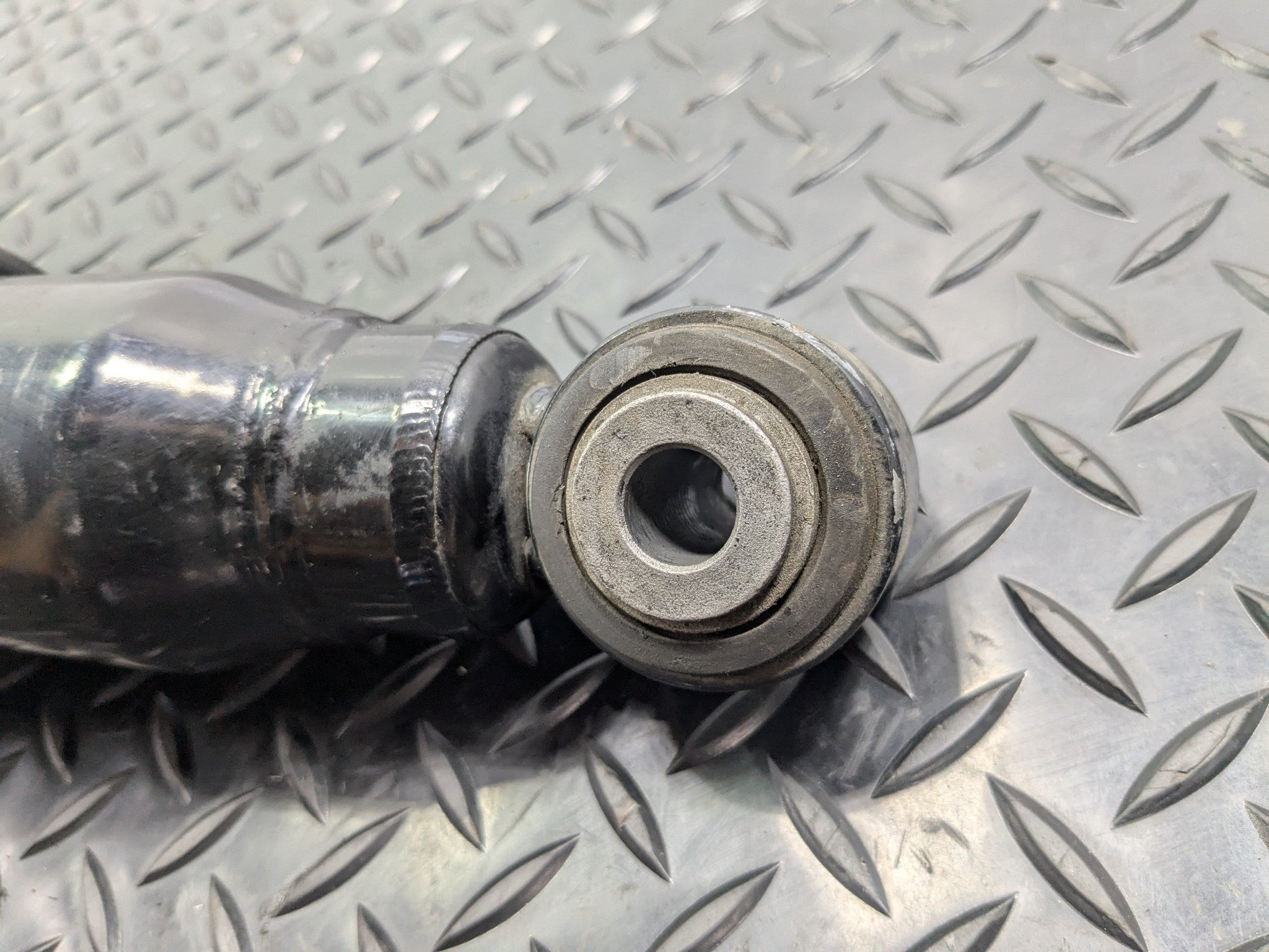 2005 - 2007 OEM NISSAN ARMADA REAR LEFT DRIVER SIDE SHOCK STRUT ASSEEMBLY