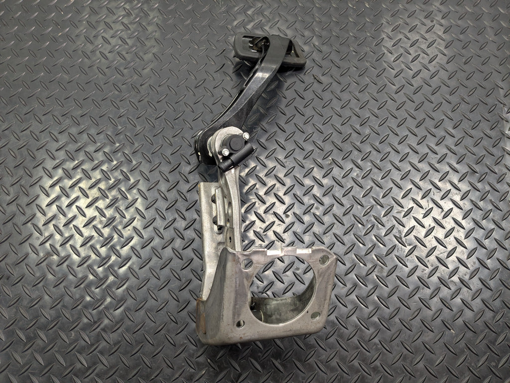 2005 - 2007 OEM NISSAN ARMADA FOOT BRAKE STOP PEDAL WITH BRACKET ASSEMBLY