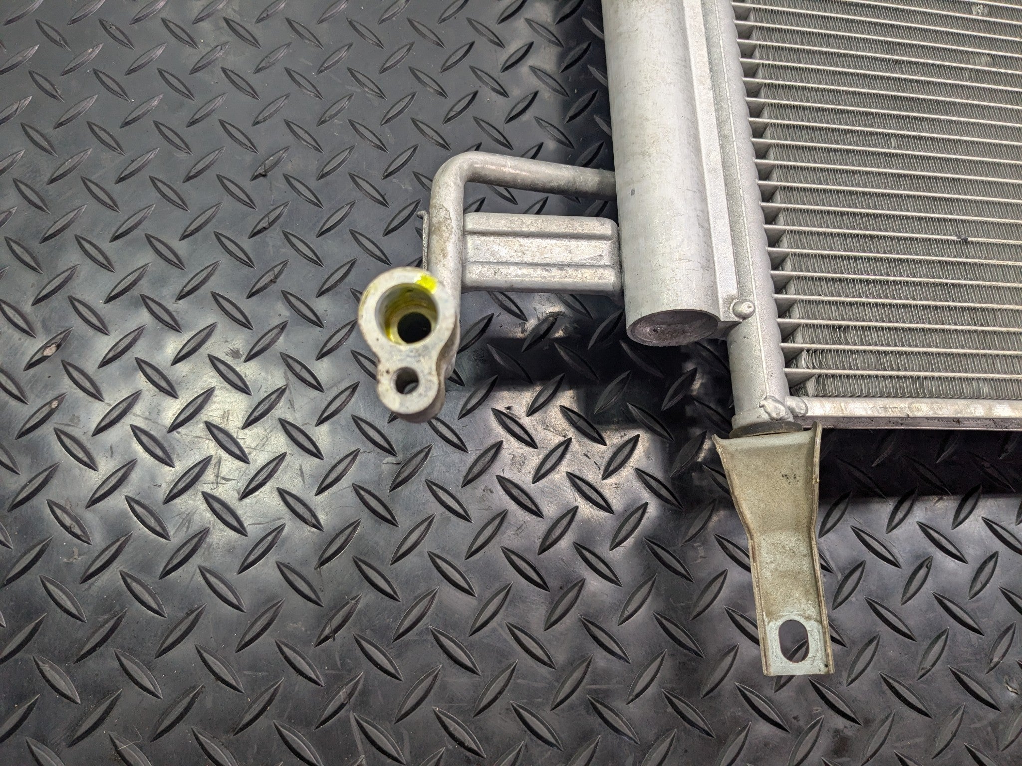 2005 - 2007 OEM NISSAN ARMADA AC AIR CONDITIONING CONDENSER RADIATOR ASSEMBLY